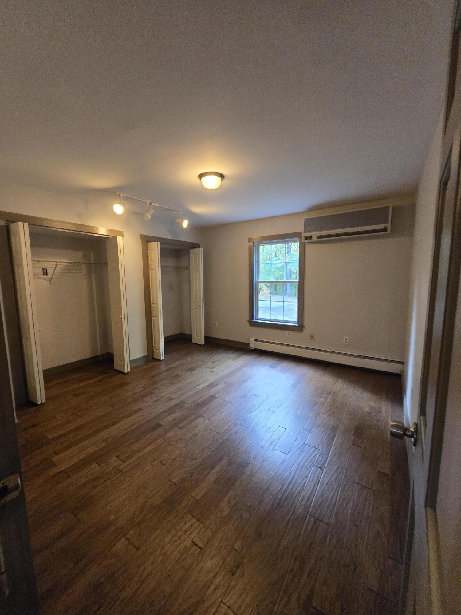 25 Falmouth Road, Falmouth, ME 04105 UNIT 2