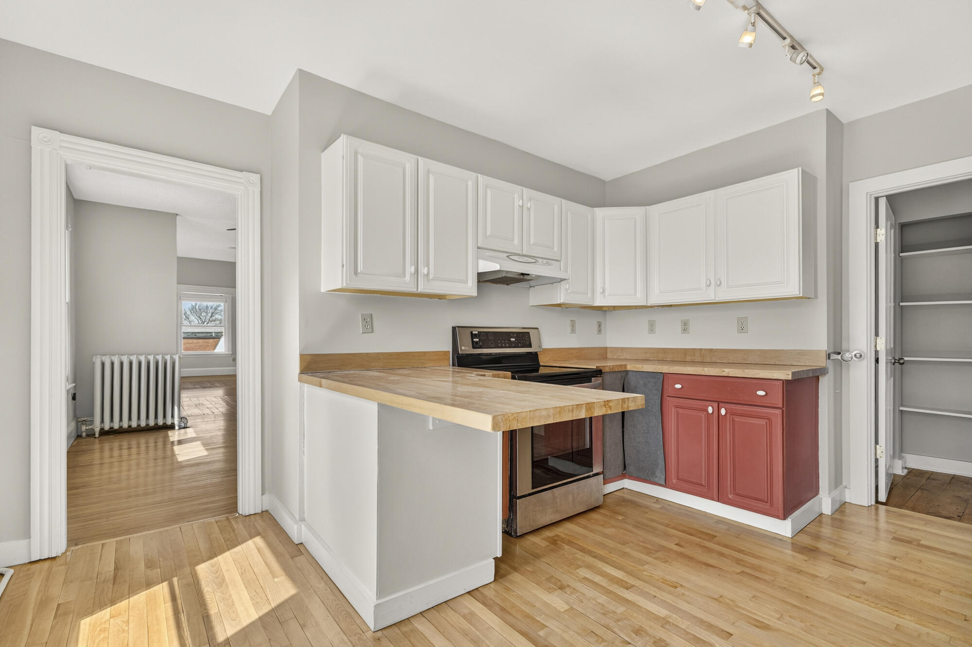 22 Cumberland Avenue UNIT 3, Portland, ME, 04101