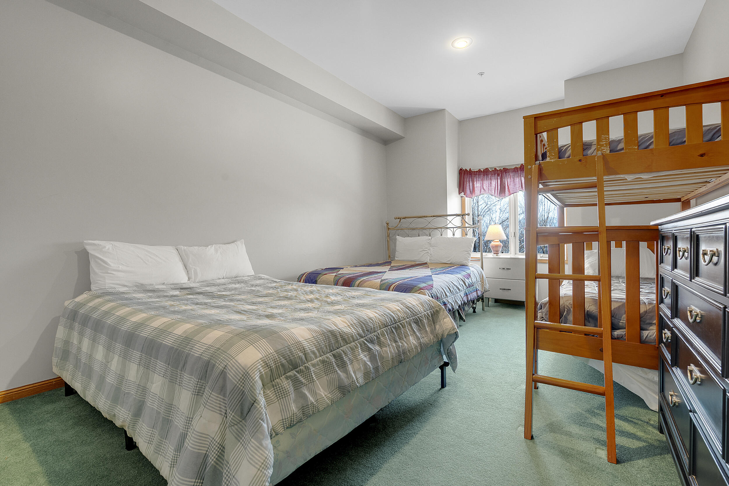 16 Jibe Road Road UNIT O-1, Newry, ME, 04261