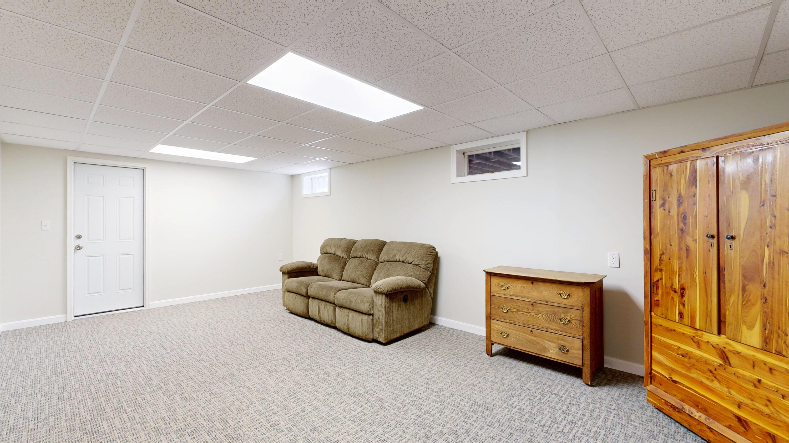 12 Hartford Street, Lewiston, ME, 04240