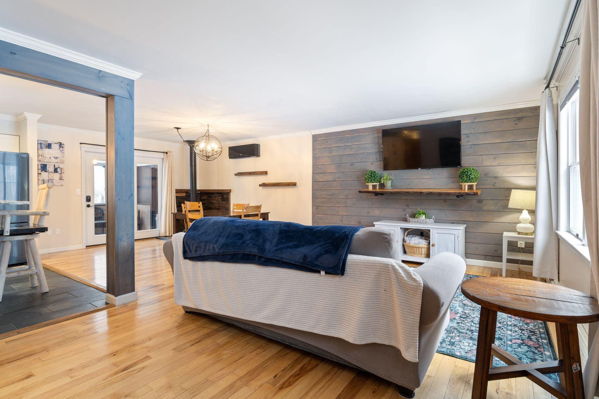 15 Monroe Drive, Naples, ME, 04055