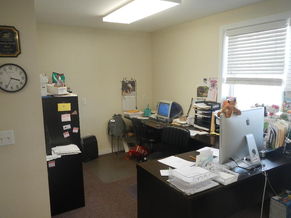 78 W Broadway, Lincoln, ME, 04457