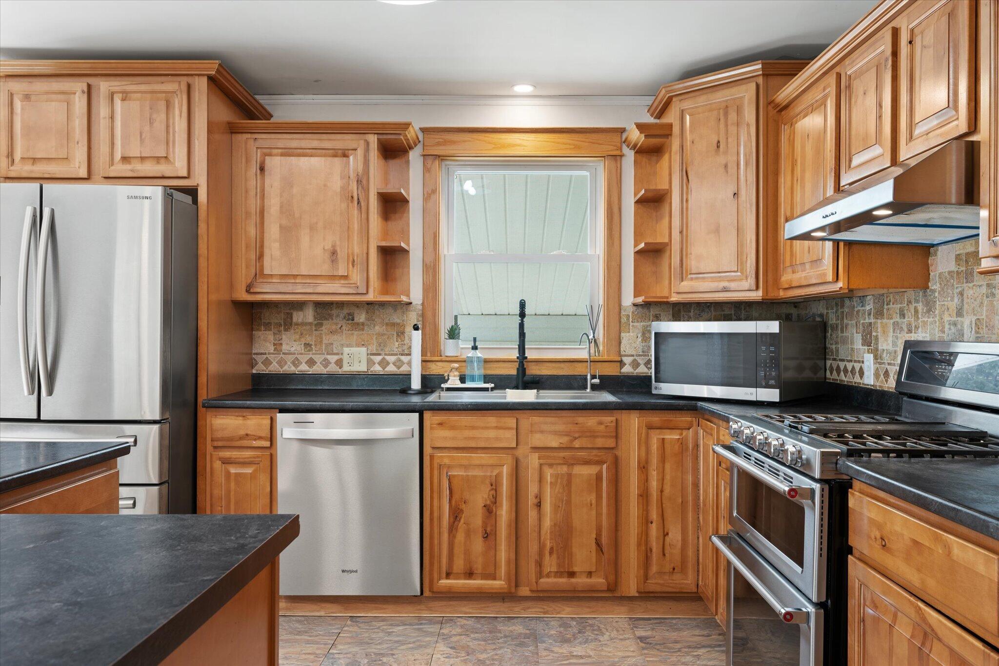 32 Charles Drive, Holden, ME, 04429