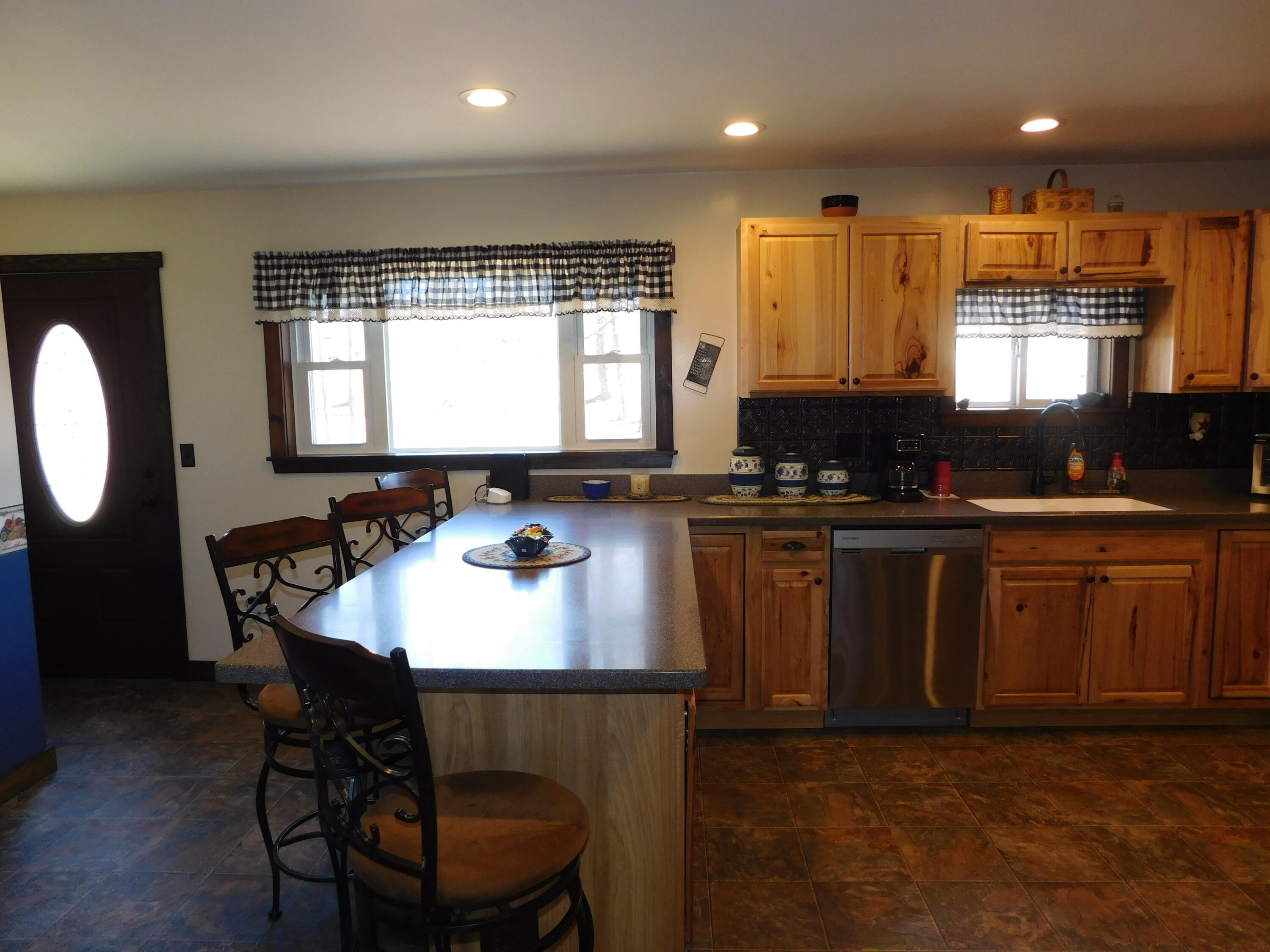 557 Enfield Road, Lincoln, ME, 04457