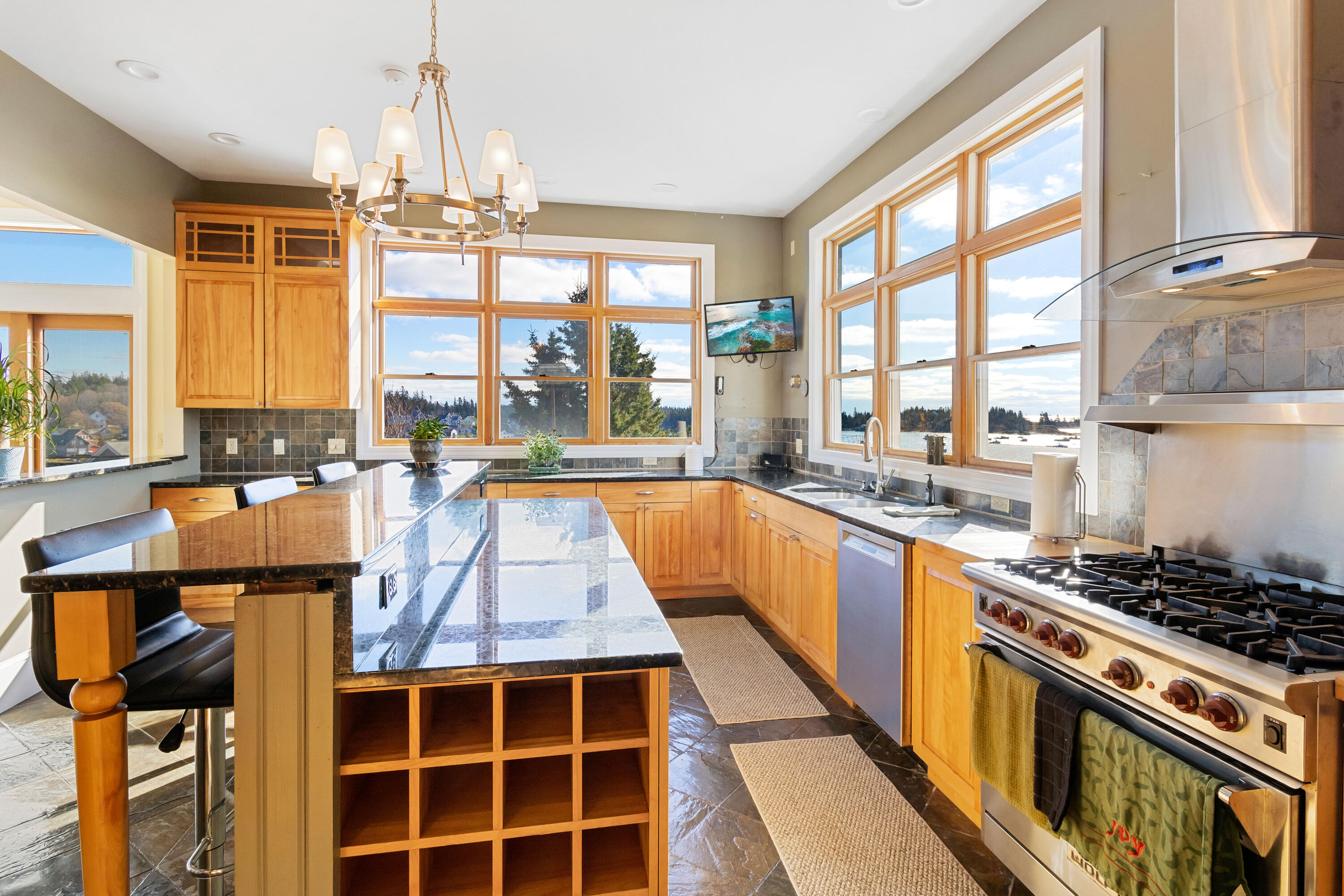 38 W. Main W Main Street, Vinalhaven, ME, 04863