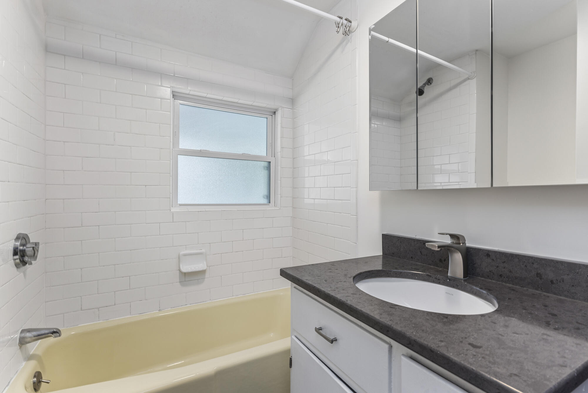 44 Warren Avenue, Cape Elizabeth, ME 04107 44 Warren Unit#3_34