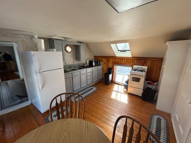 41 Grove Street, Belfast, ME, 04915