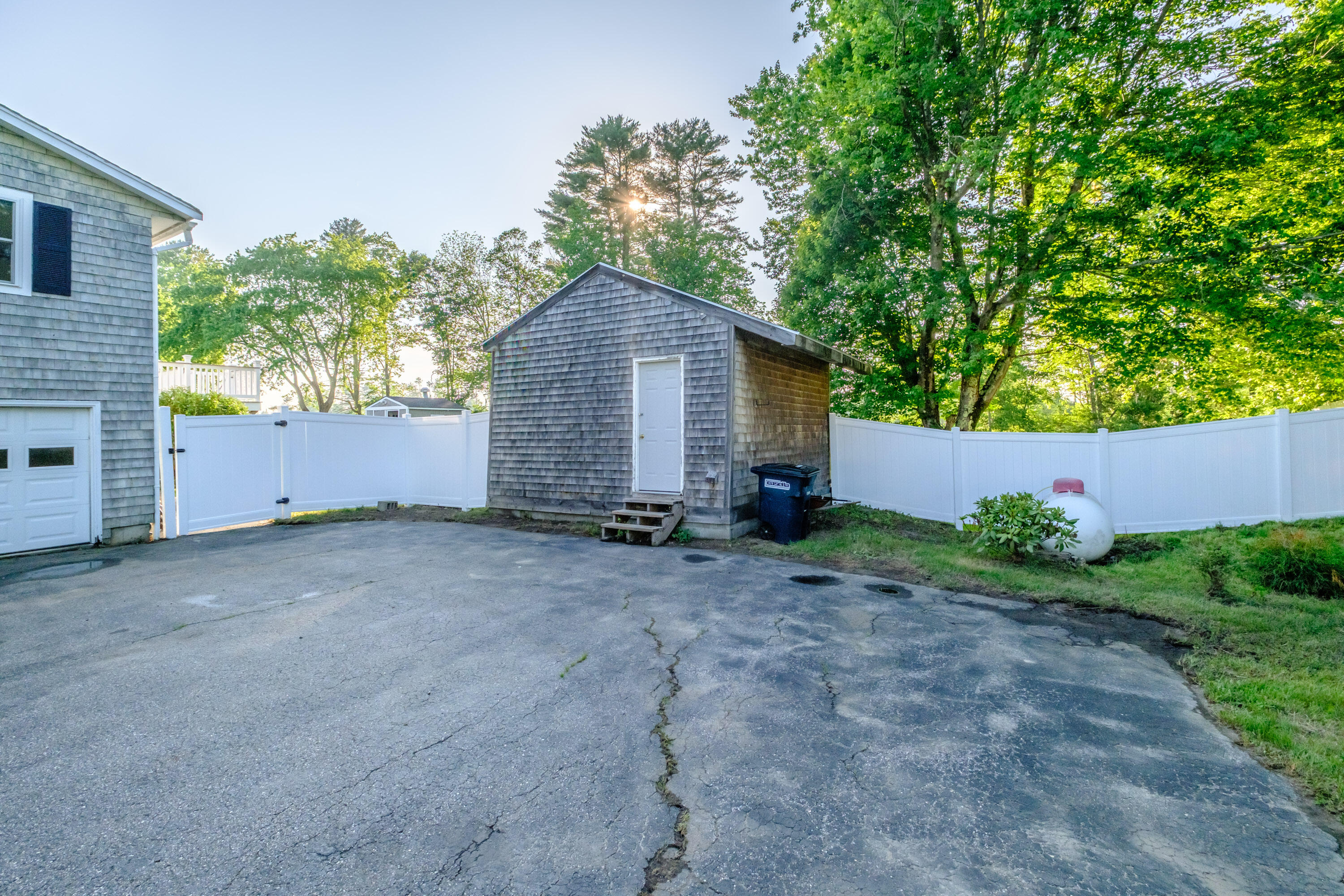 54
21 Libby Drive, Buxton No file chosen Extra shed for storage.