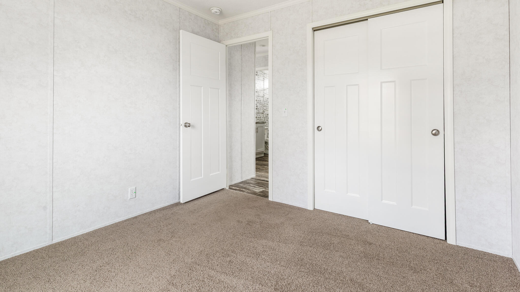 30 Main Road, Holden, ME, 04429