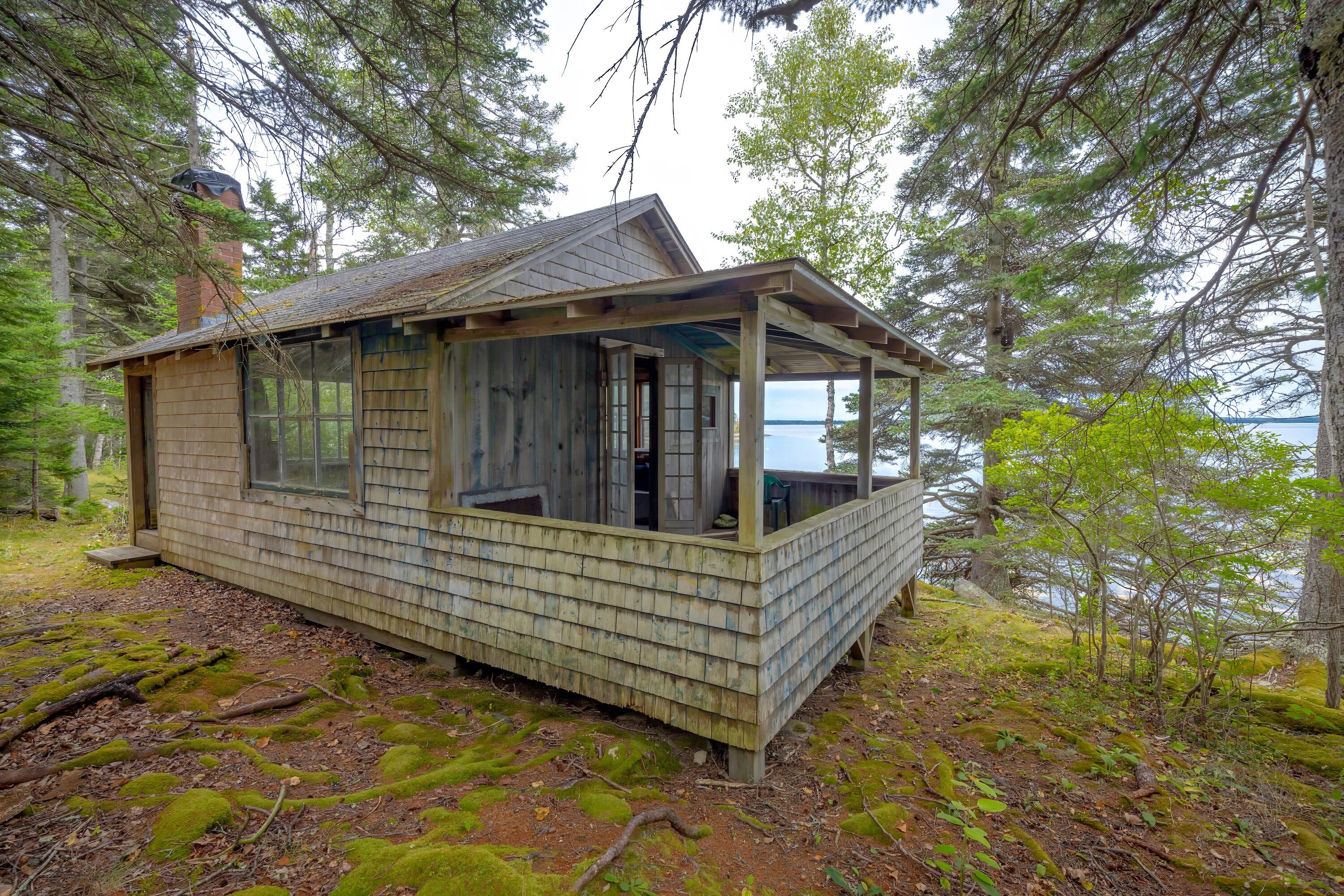 163 Back Road, Brooklin, ME 04616 Studio