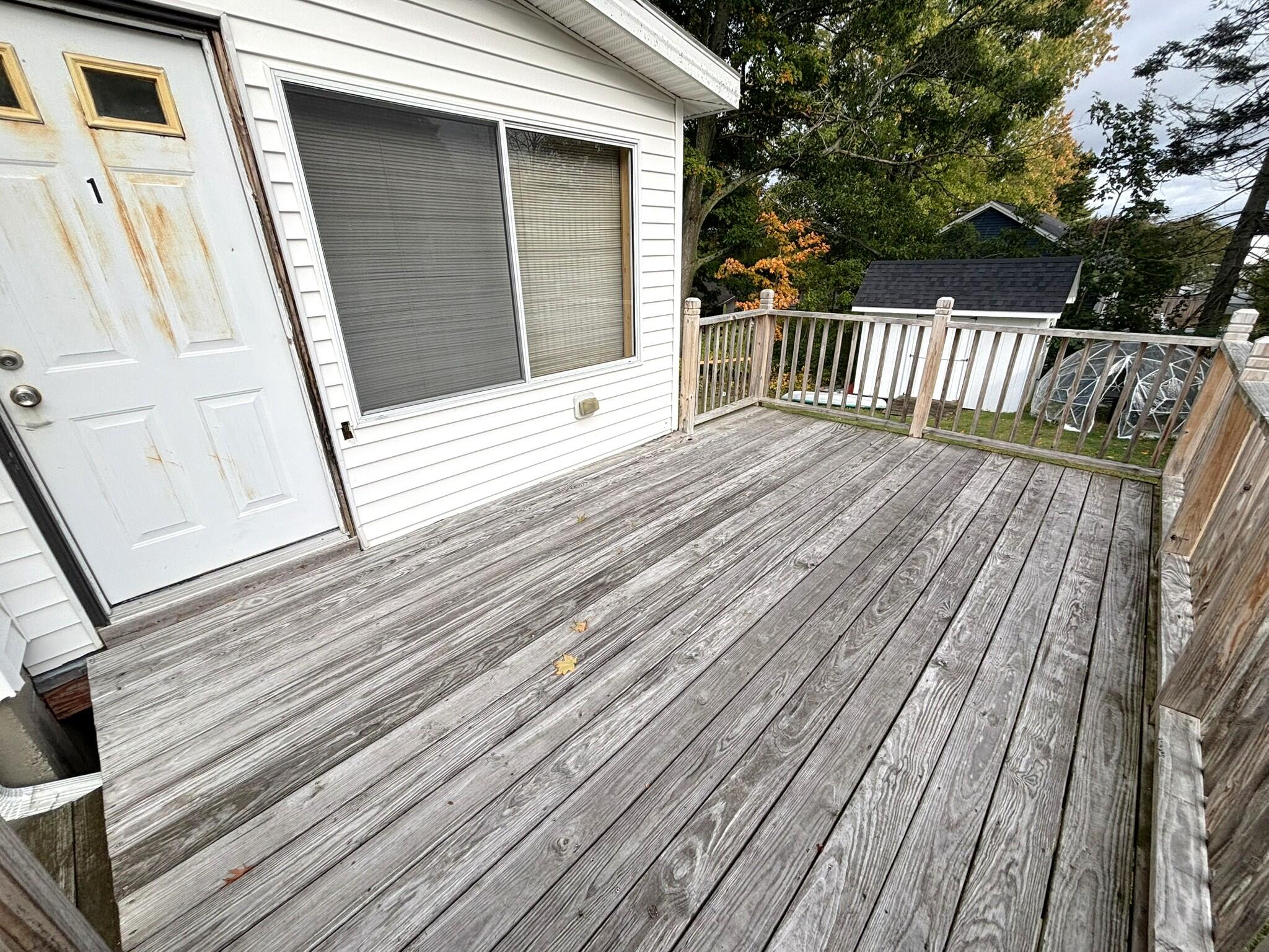 1st Unit Deck