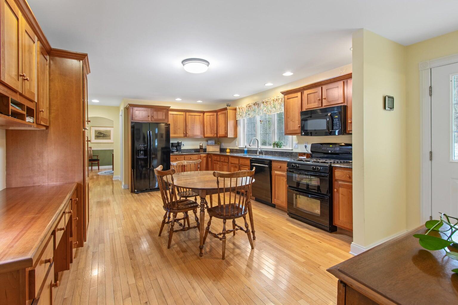 51 Old Field Road, Yarmouth, ME, 04096