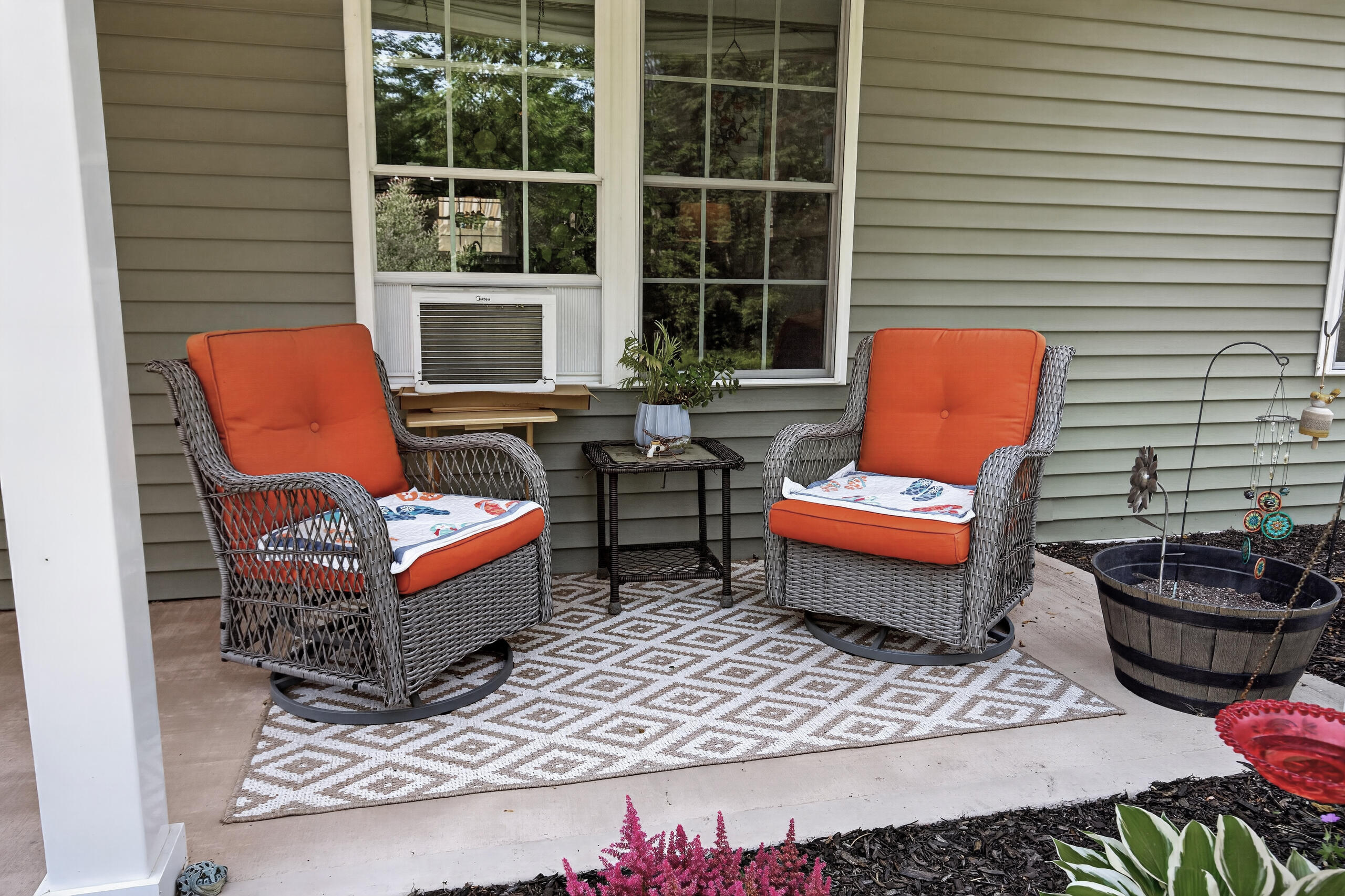 520 Bog Road, Hermon, ME 04401 Front porch