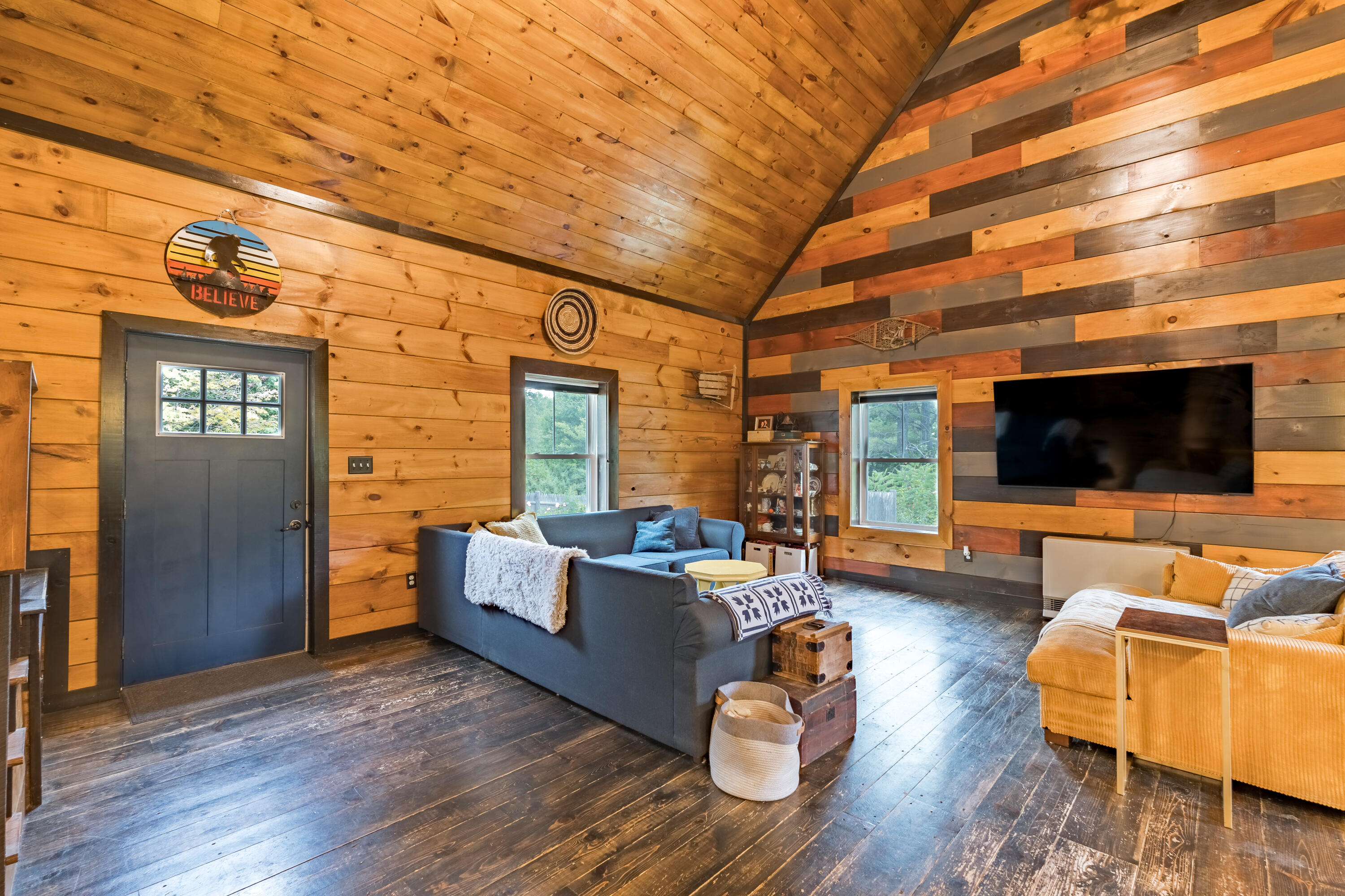 42 East Oxford Road, Paris, ME, 04281