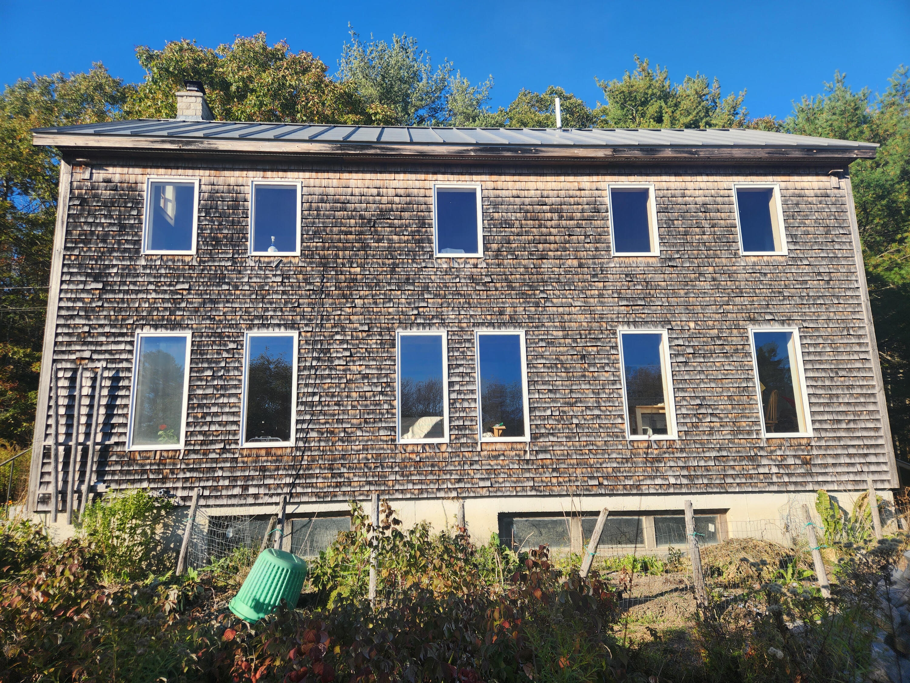 1_House windows