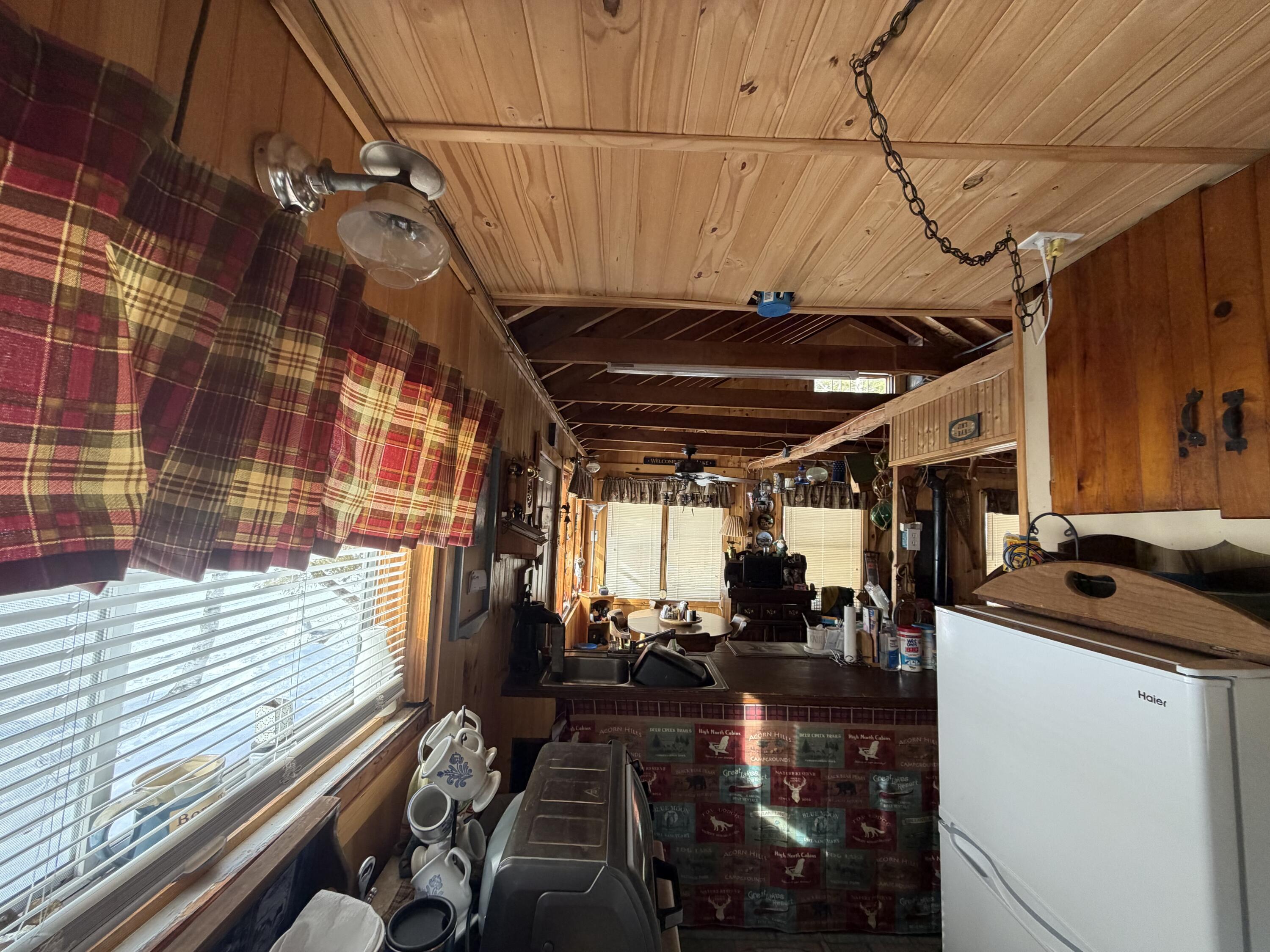 76 Hoover Lane, Lincoln, ME, 04457