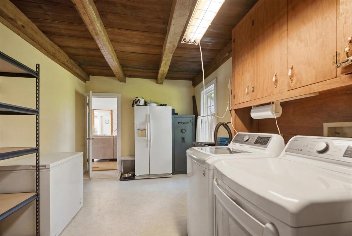 Storage and laundry room