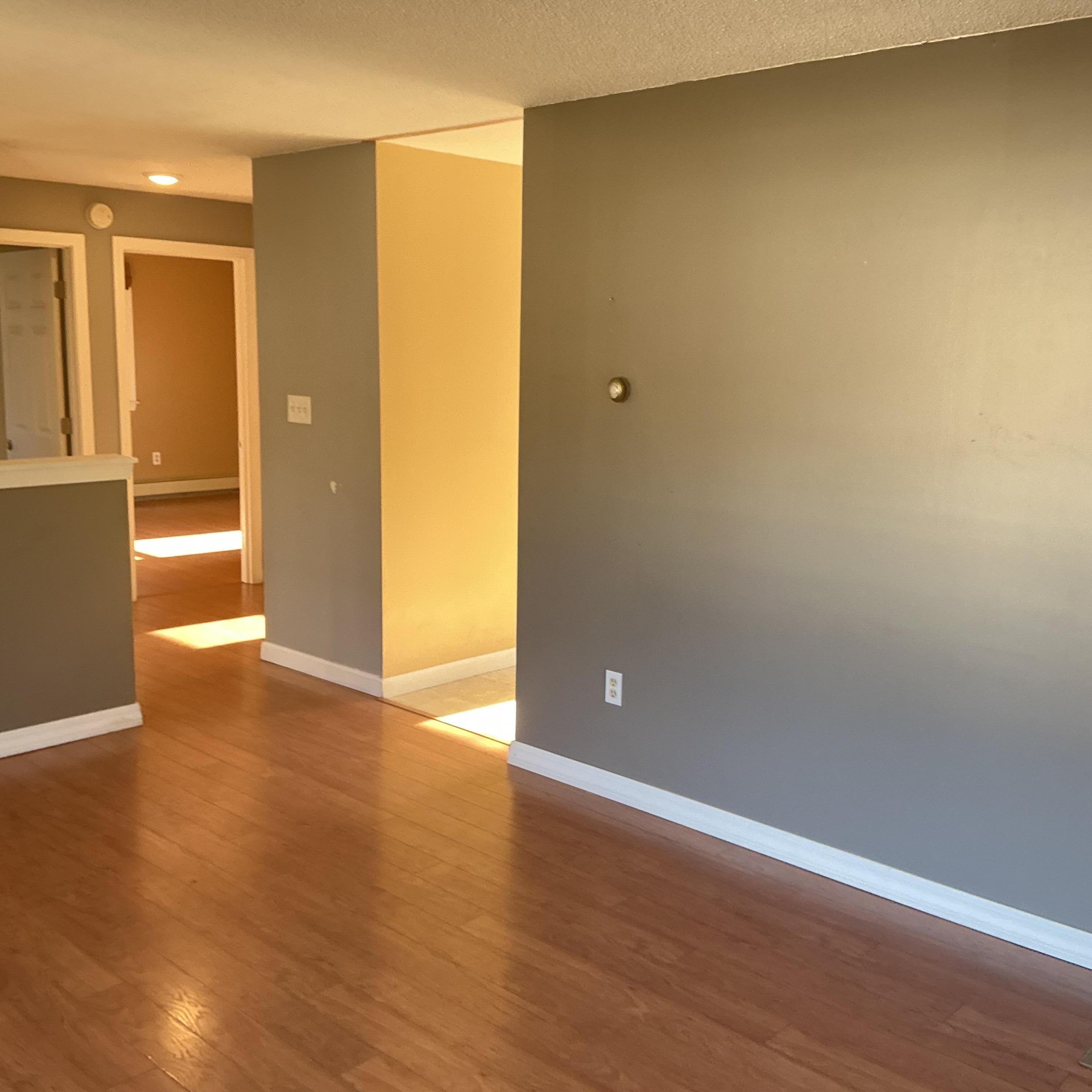 1 Carolyn Street, Topsham, ME, 04086