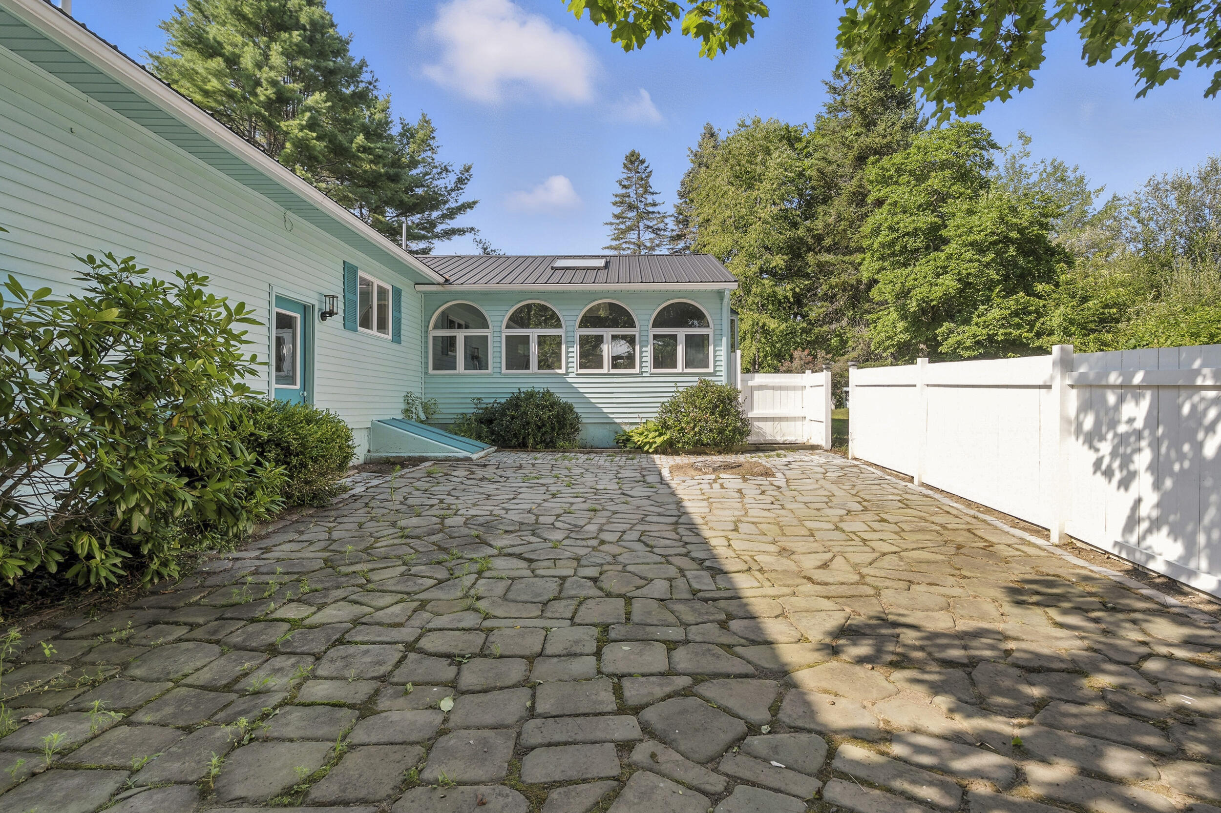 18 Martin Heights, Raymond, ME, 04071