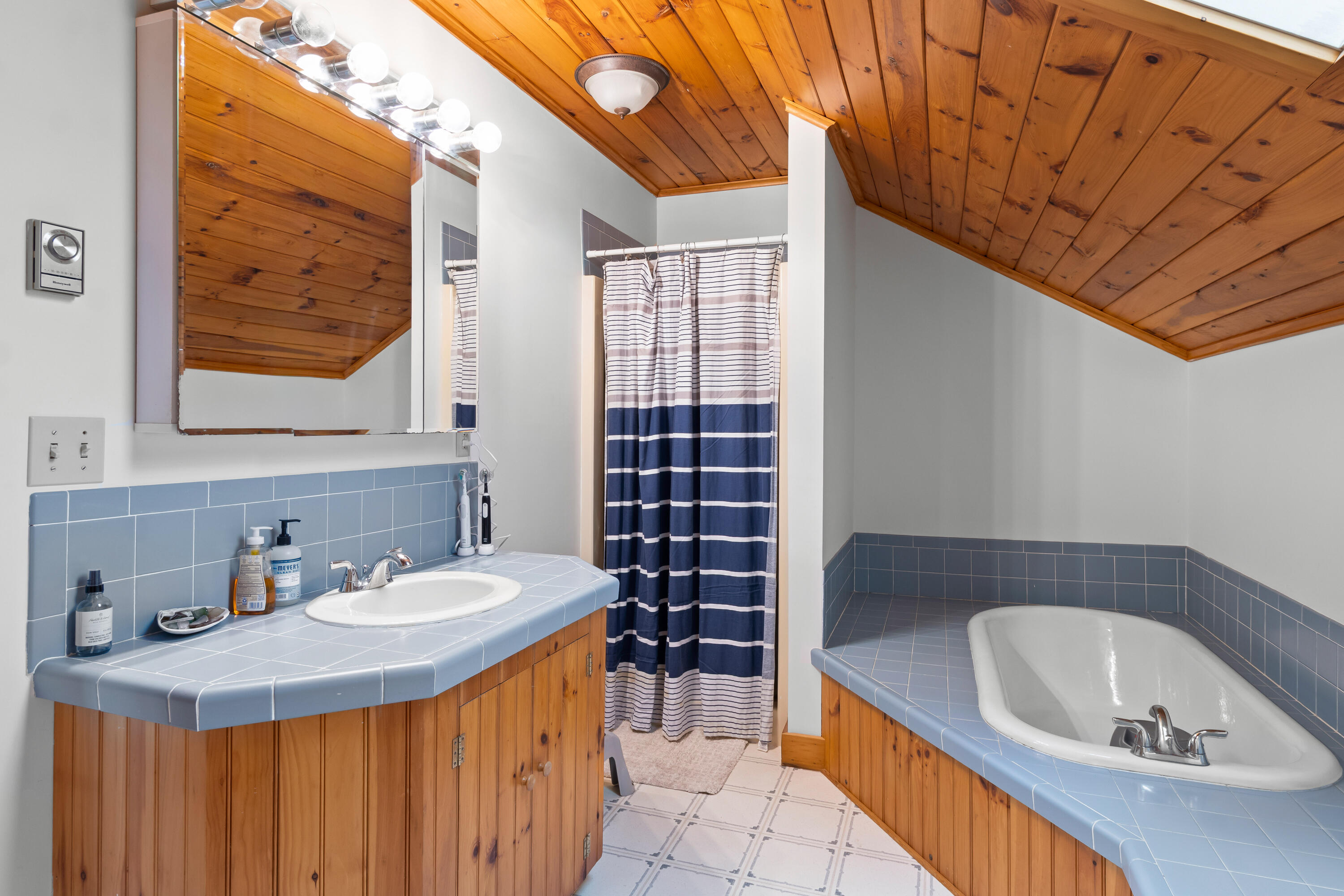 39 Simmons Lane, Friendship, ME, 04547