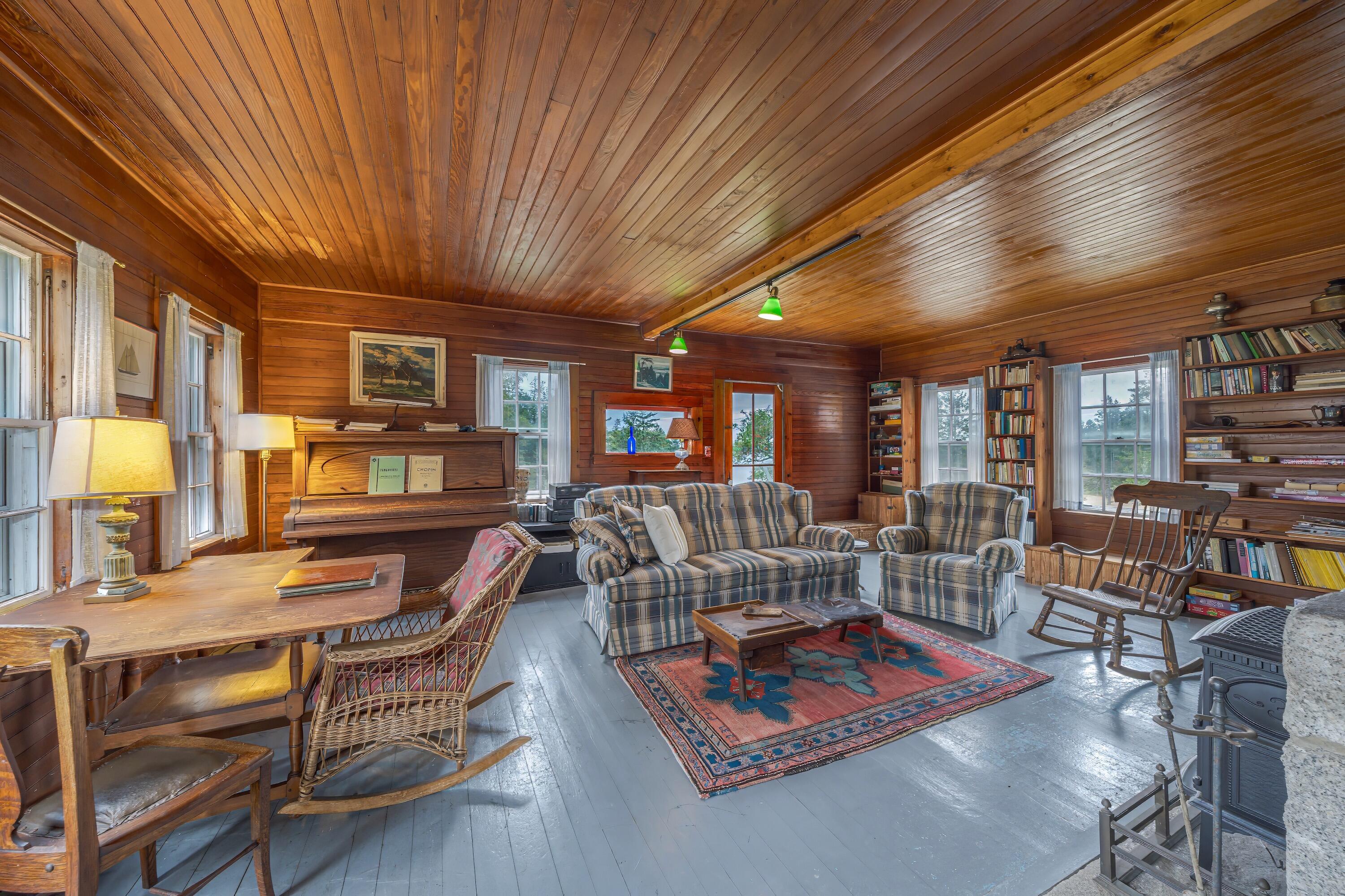 163 Back Road, Brooklin, ME 04616 Family room first floor