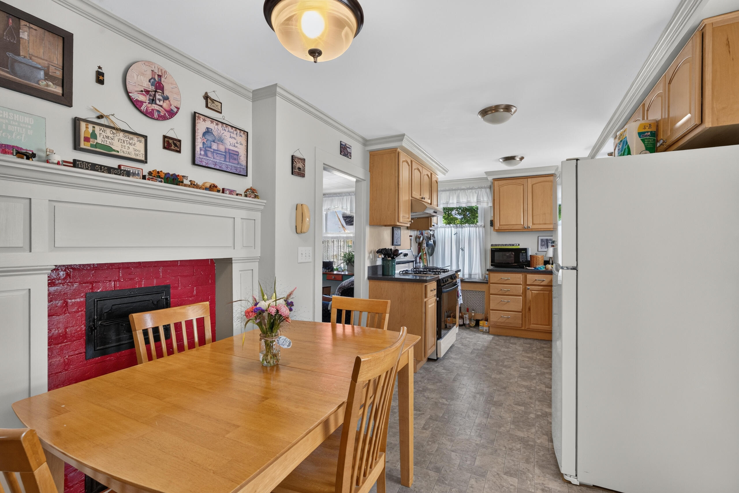 Dining/Kitchen