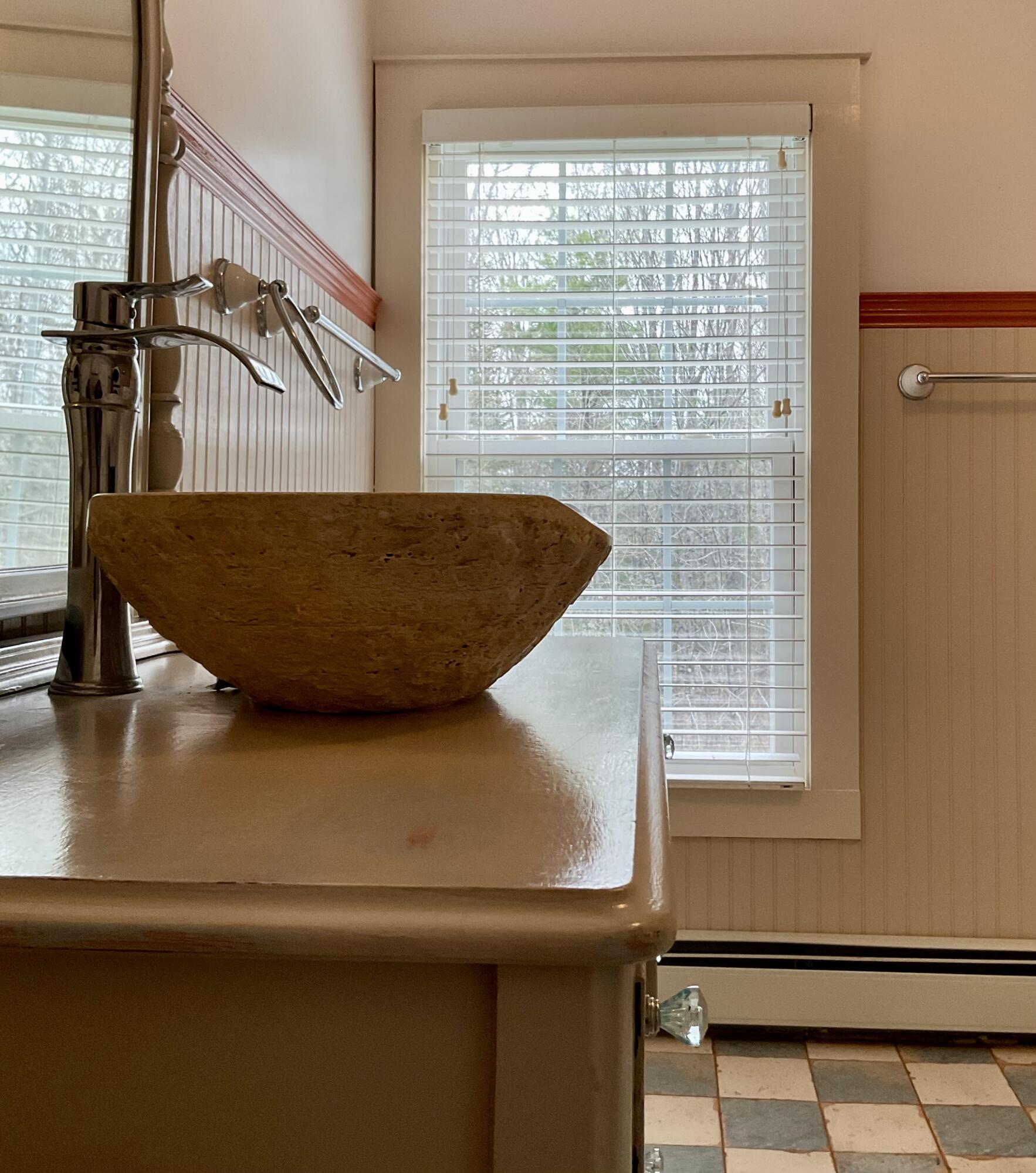 MAIN BATH 2ND FLOOR