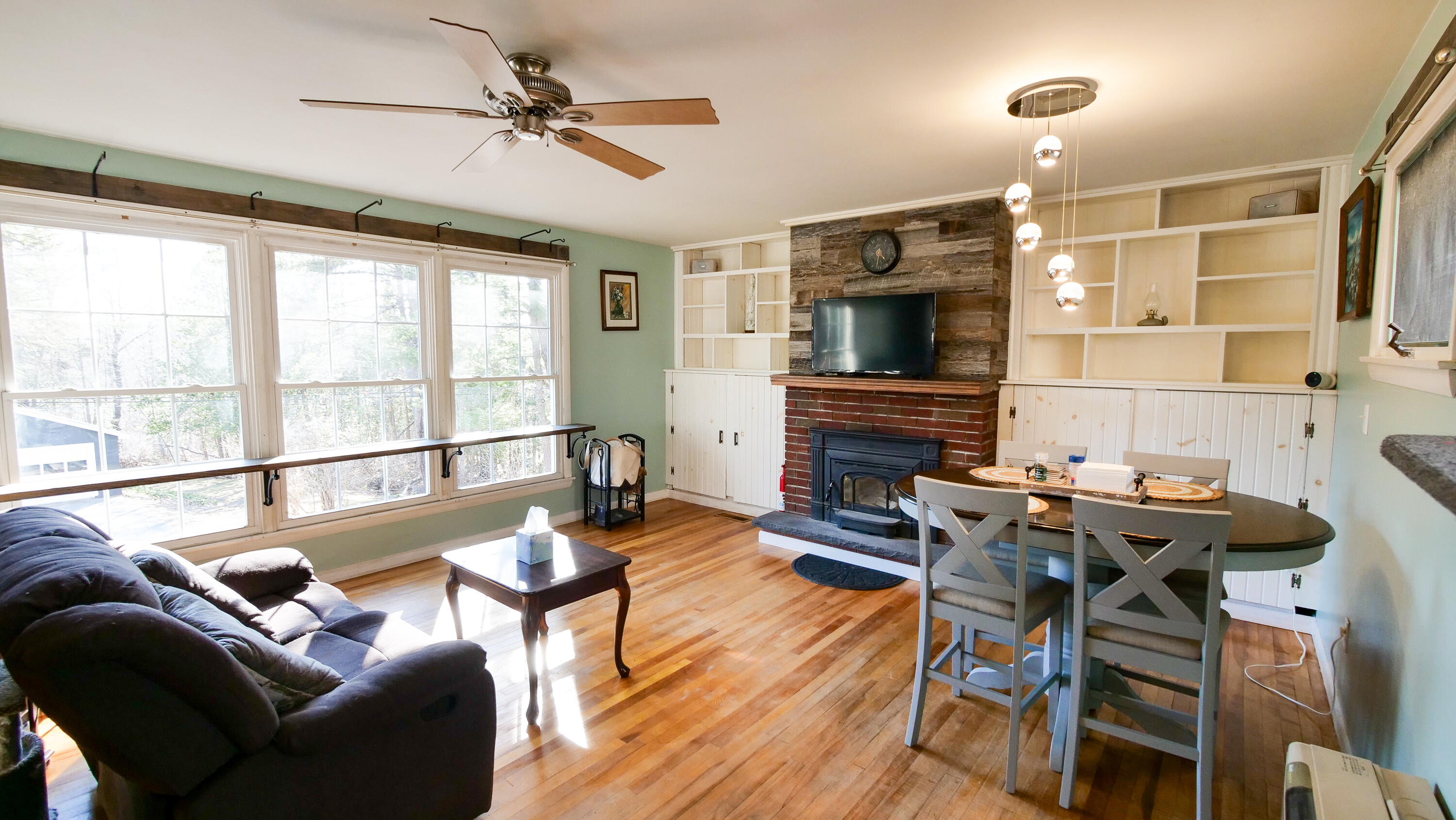 16 Gardner Road, Orono, ME, 04473