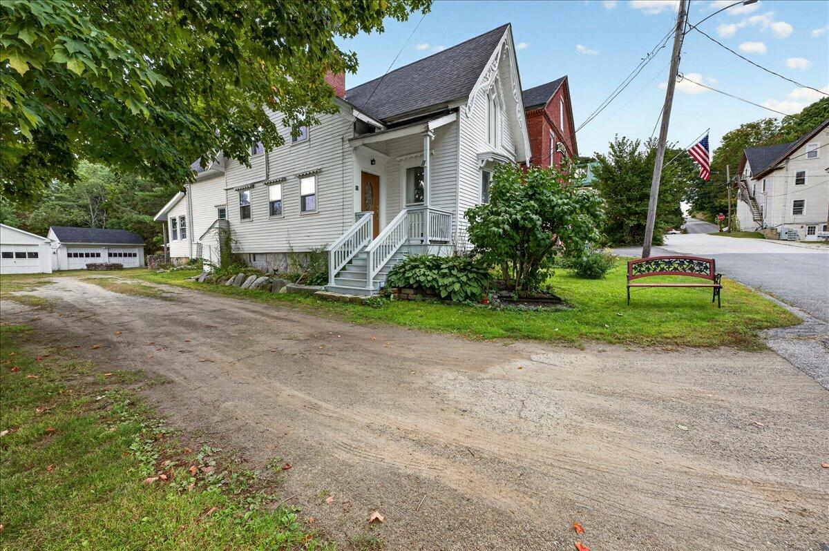 15 Commercial Street, Winterport, ME 04496 52-15 Commercial St