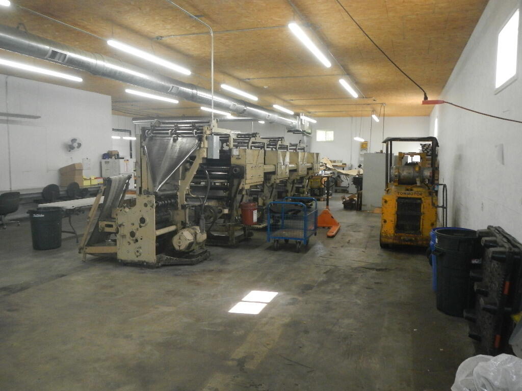 78 W Broadway, Lincoln, ME, 04457