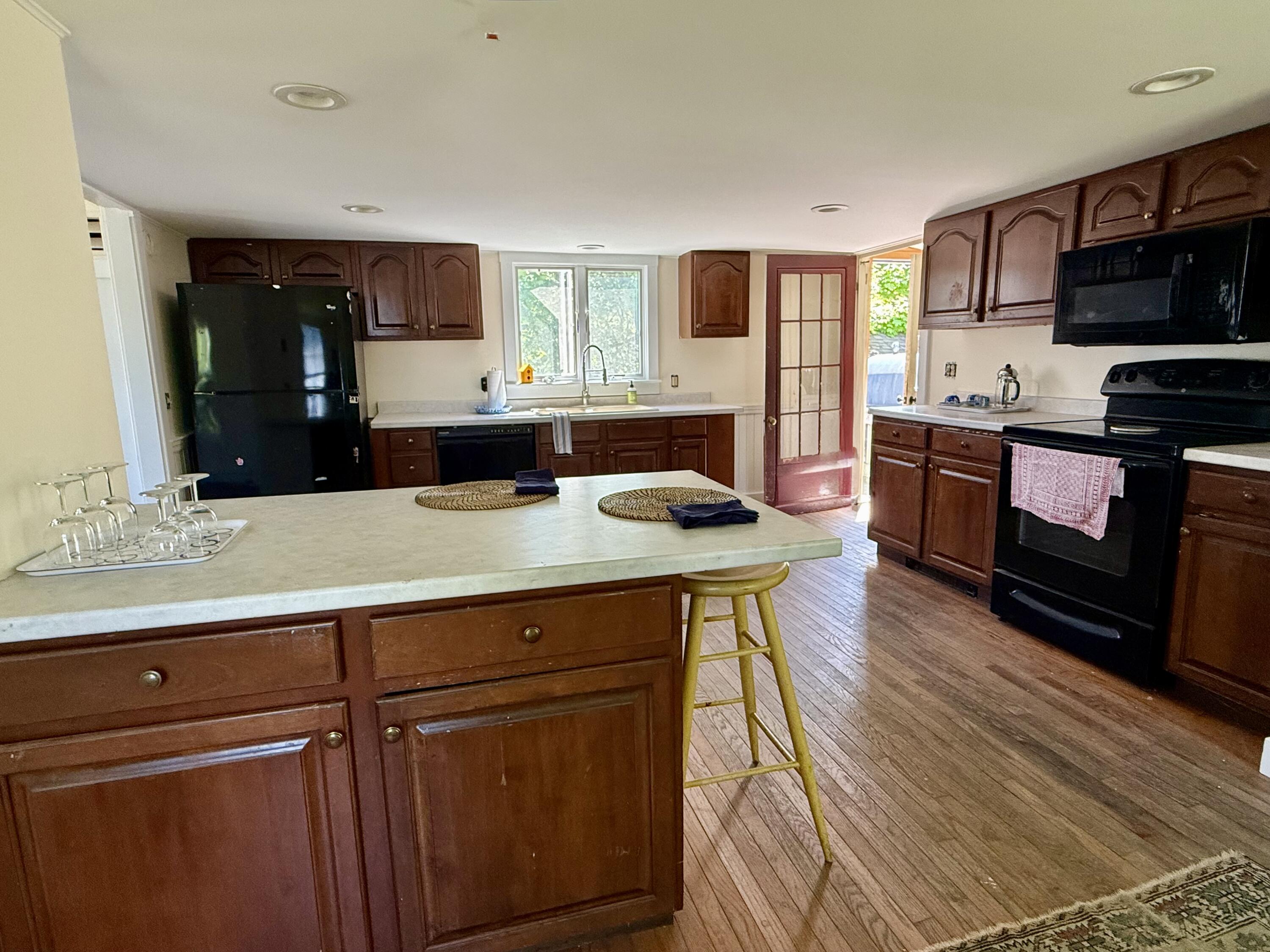 Eat in kitchen