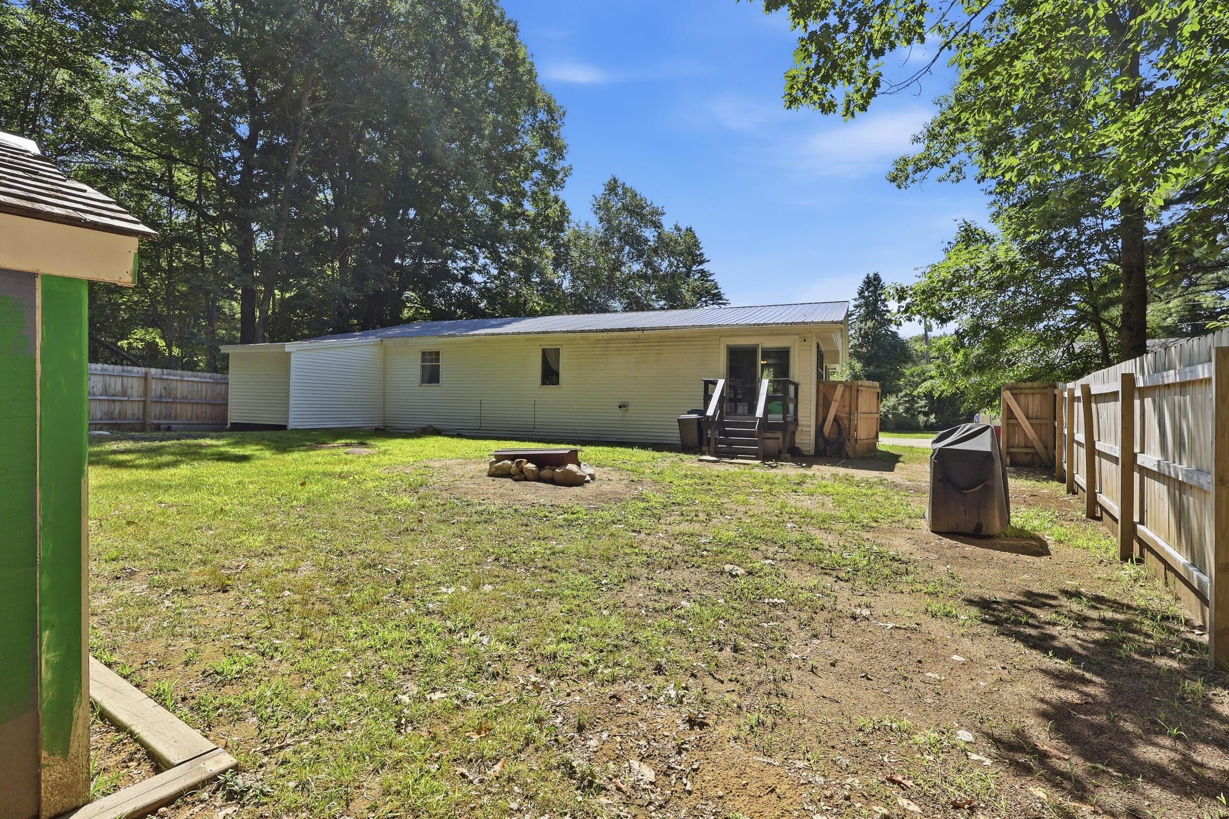 37 Shaw Road, New Gloucester, ME 04260 12_breauxmediaco_012