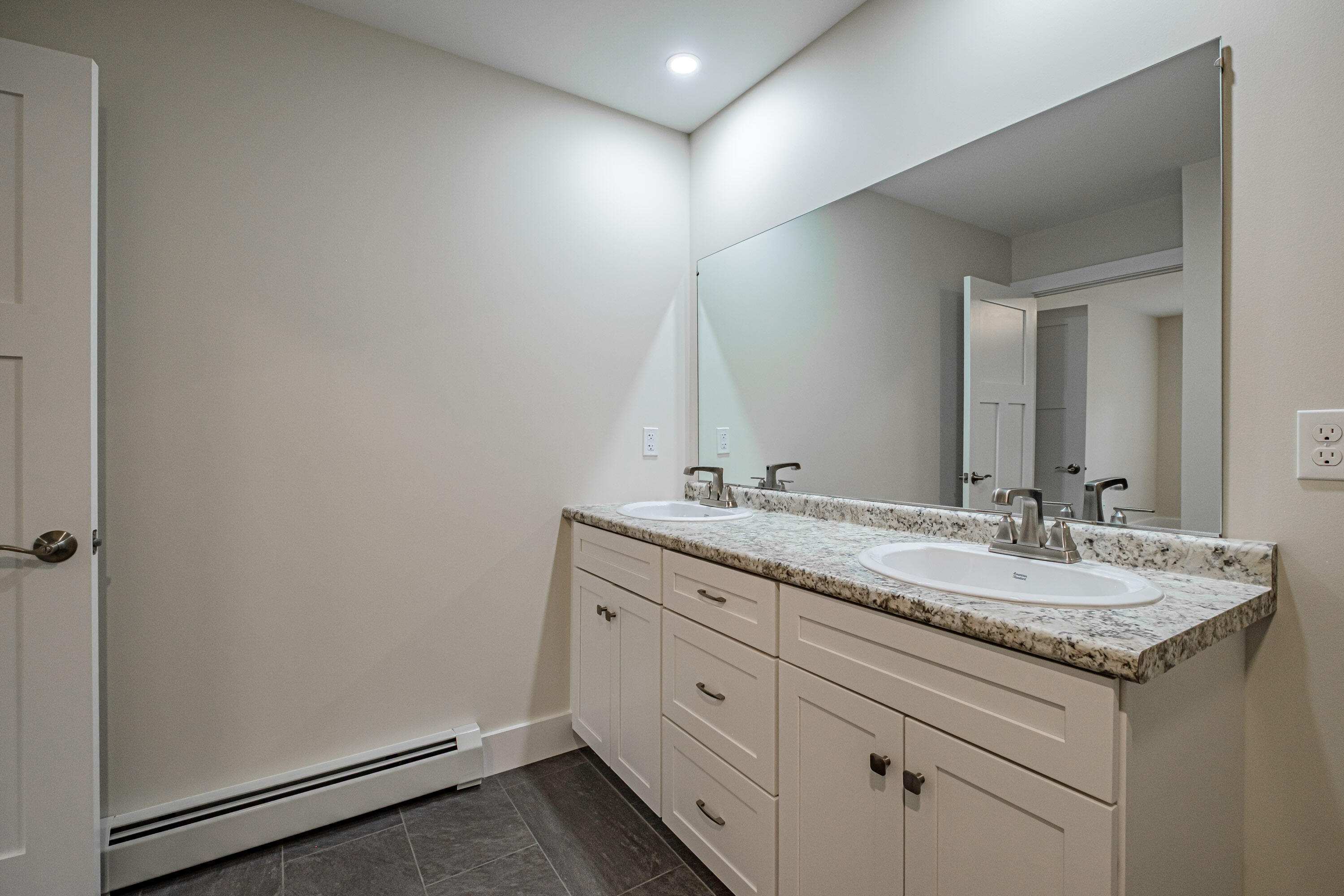 4 Lochview Drive, Lewiston, ME, 04240