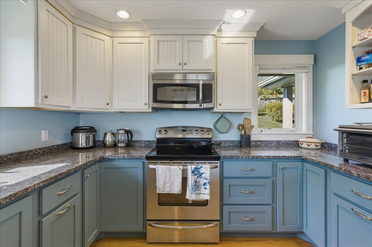 79 Perkins Street, Castine, ME, 04421