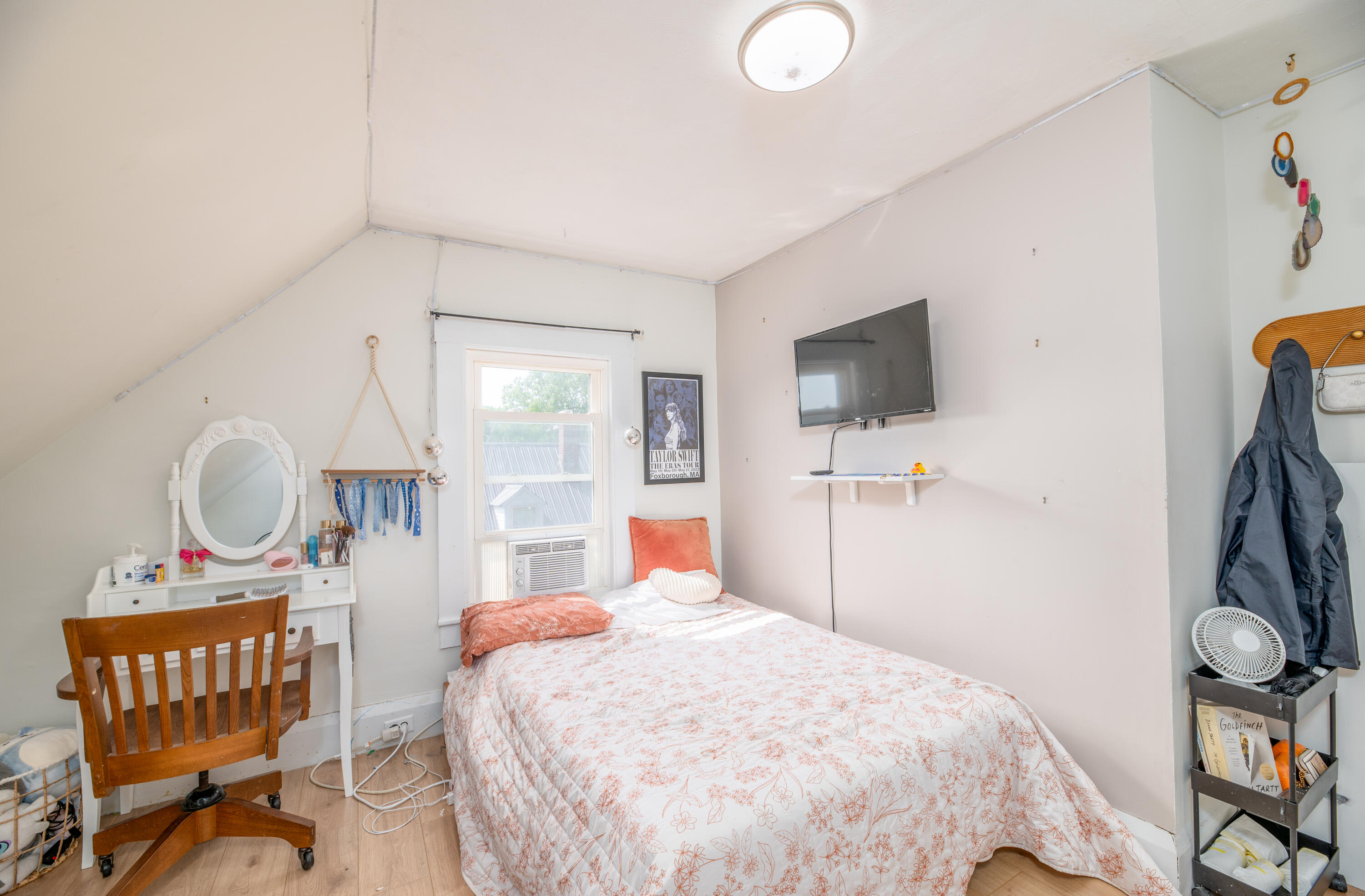 11 Cobbossee Avenue, Gardiner, ME, 04345