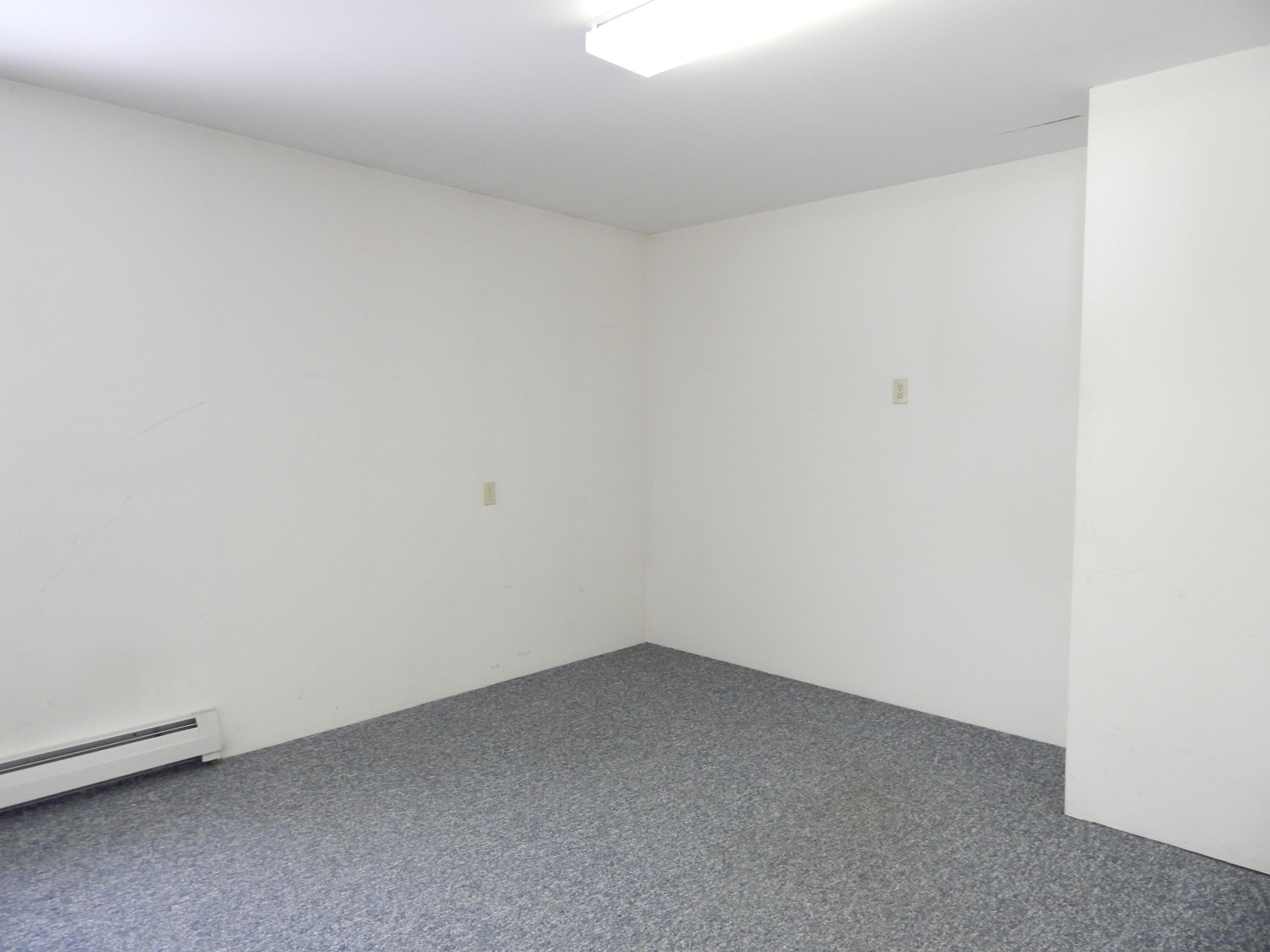 19 Park Street, Paris, ME, 04281