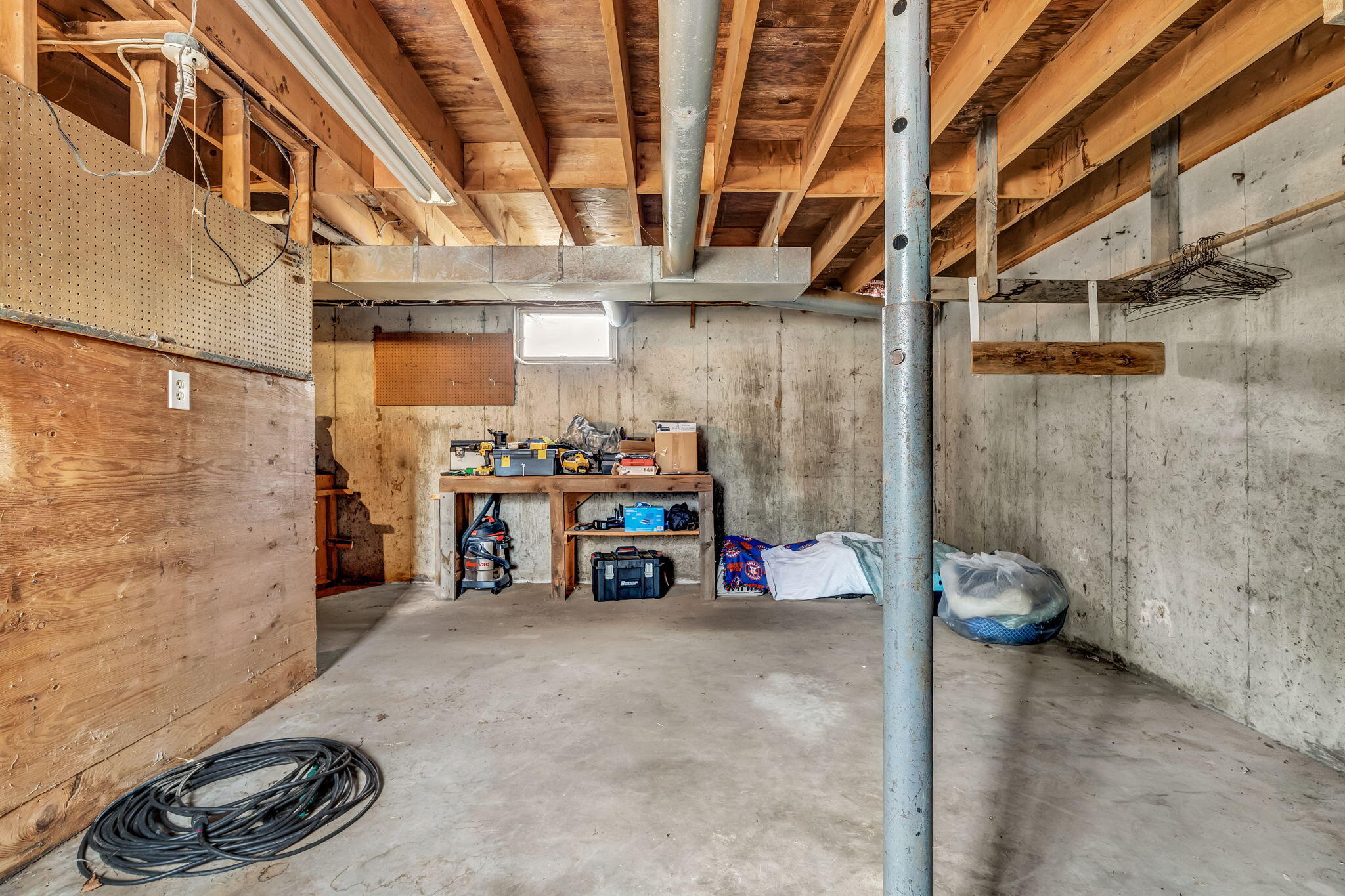 79 Auburn Road, Peru, ME, 04290