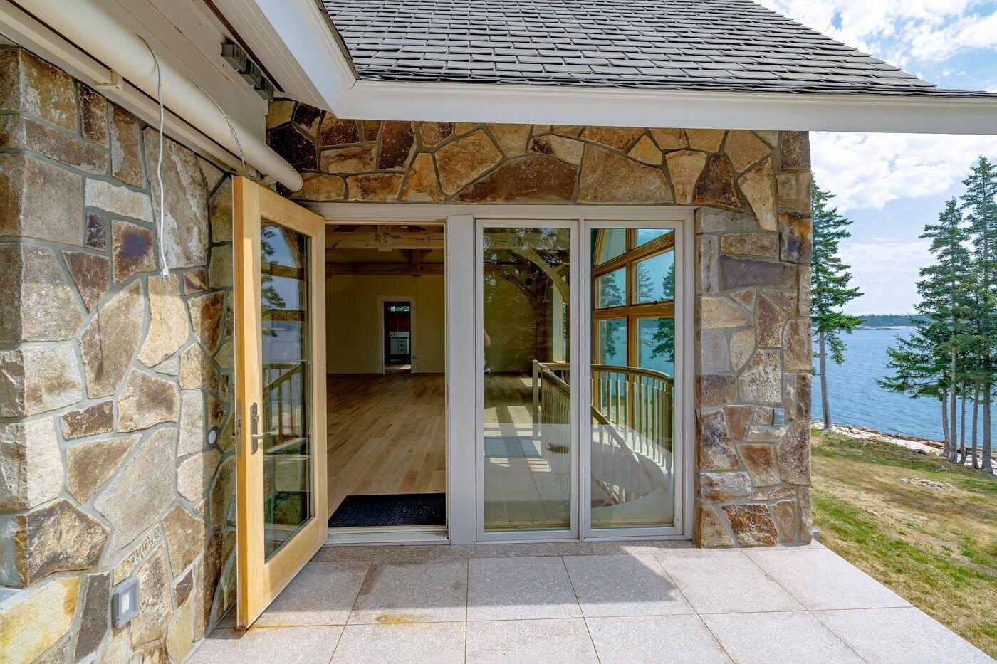 131 Lighthouse Point Road, Gouldsboro, ME, 04607