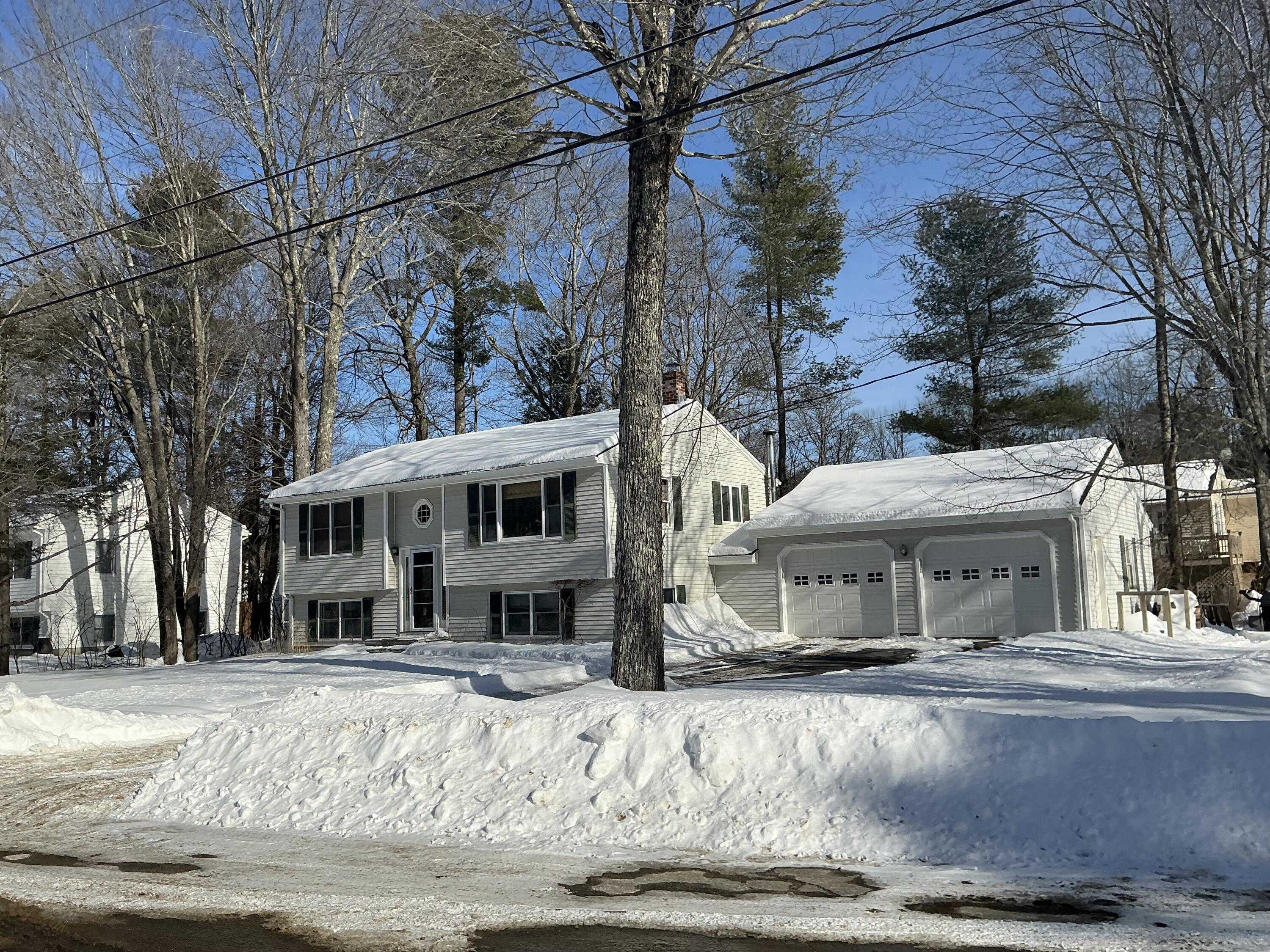 1 Carolyn Street, Topsham, ME, 04086