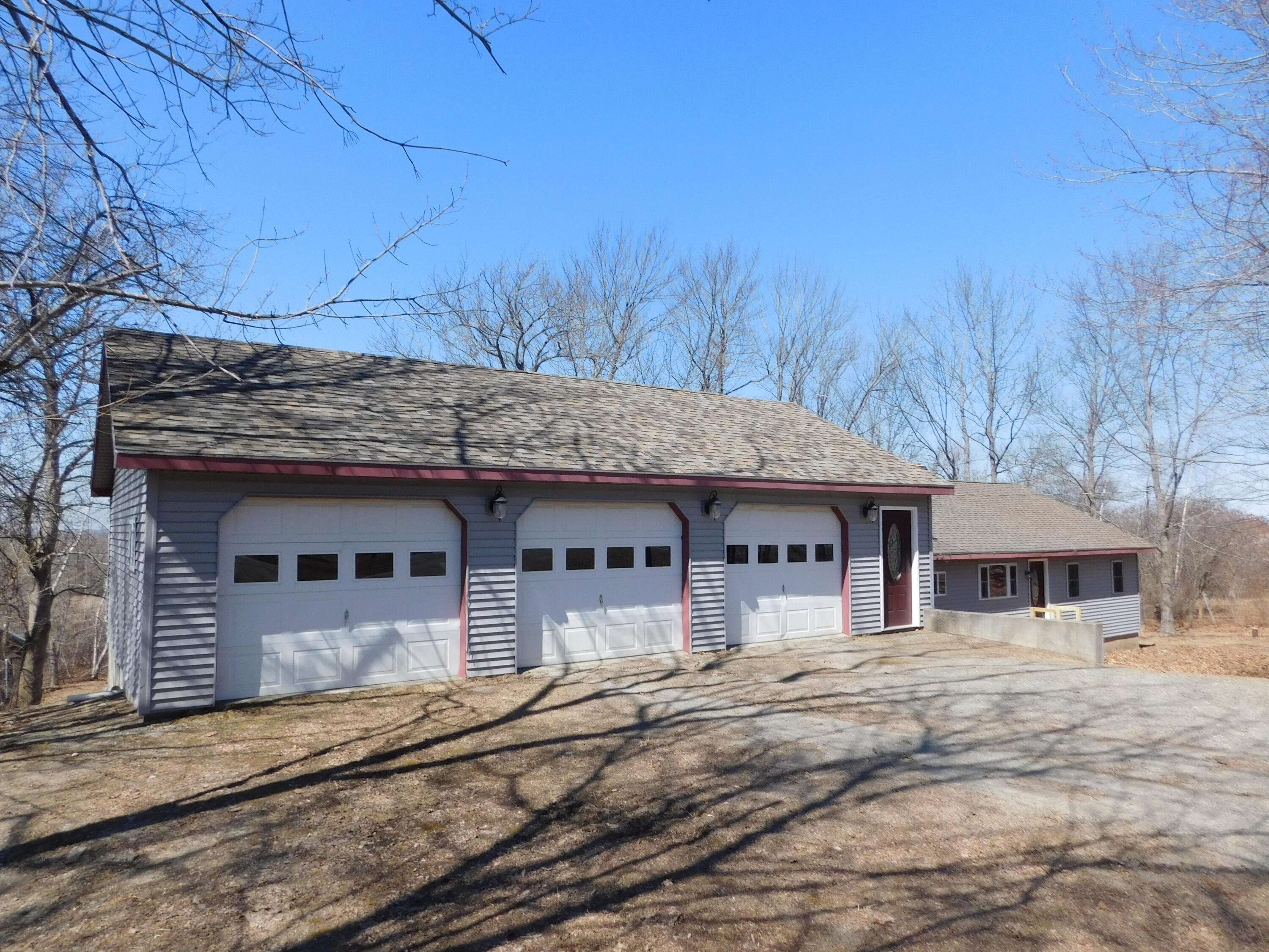 557 Enfield Road, Lincoln, ME, 04457