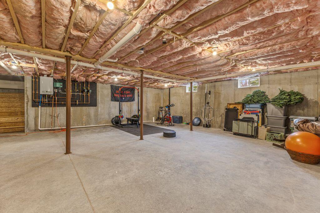 11 Estes Drive, Standish, ME, 04085