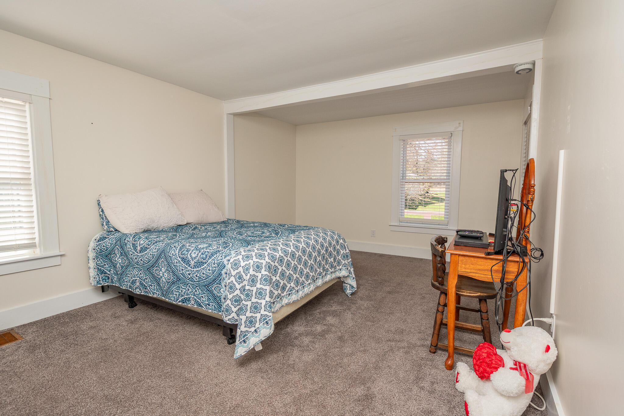 947 W Main Street, Dover-foxcroft, ME, 04426