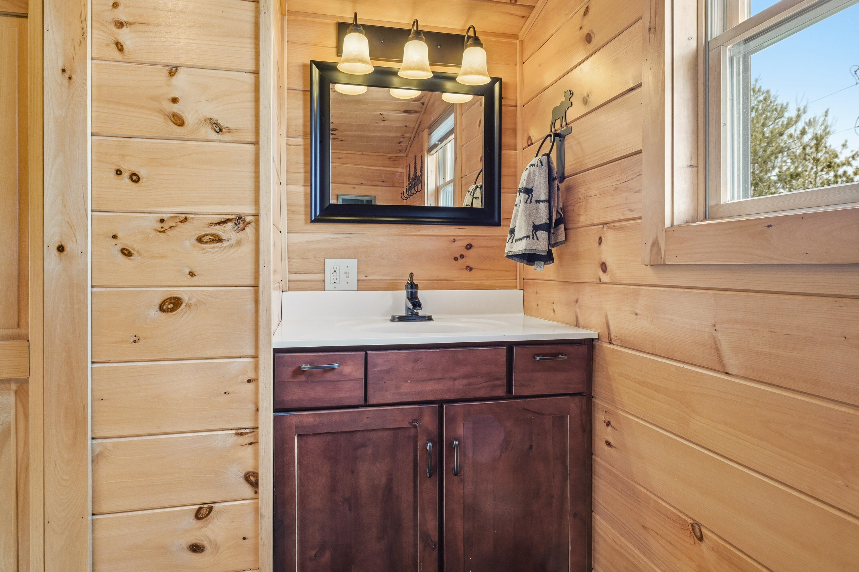 99 Abena Shores, Belgrade, ME, 04917