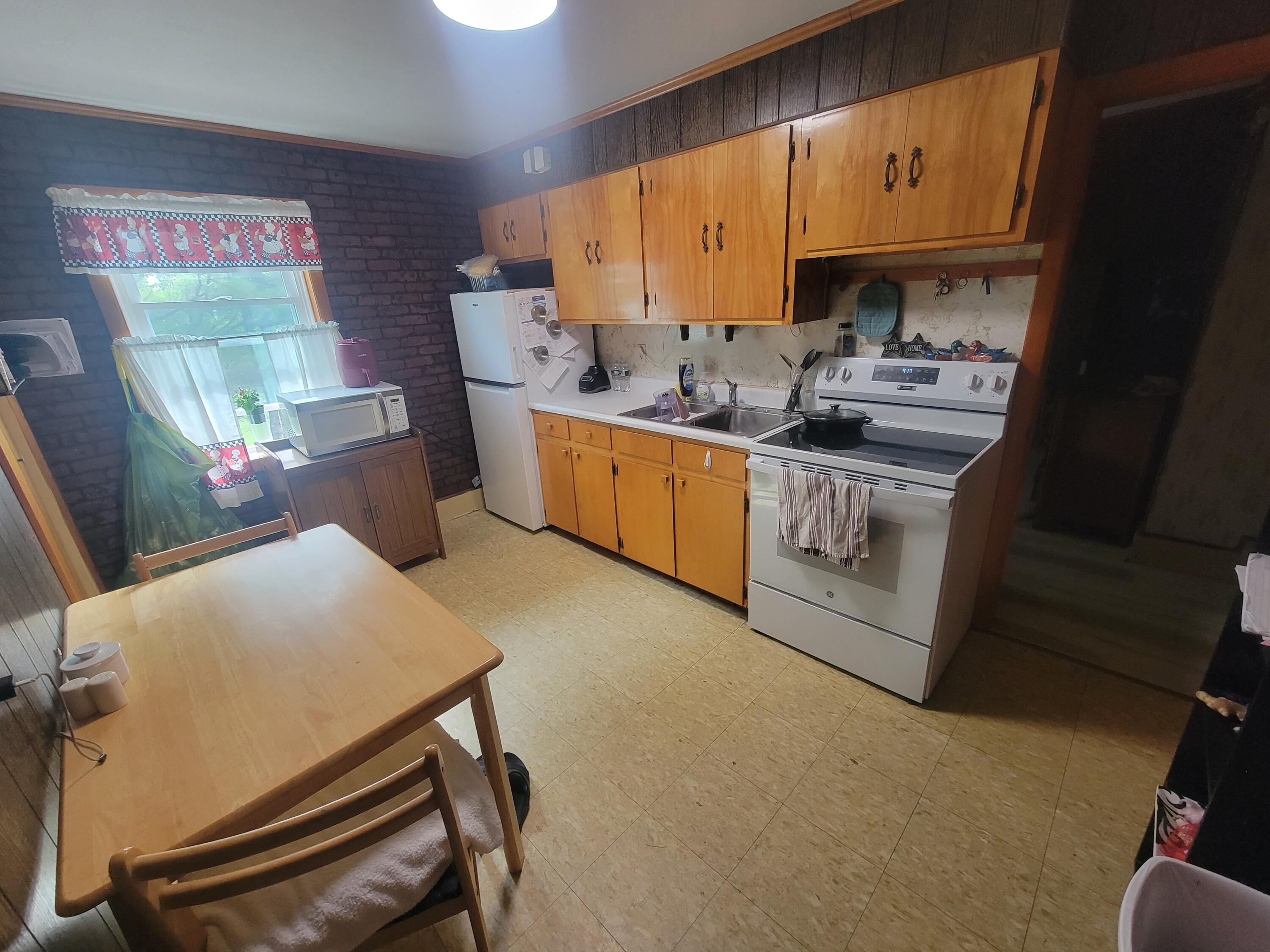 185 Elm Street, Brewer, ME, 04412