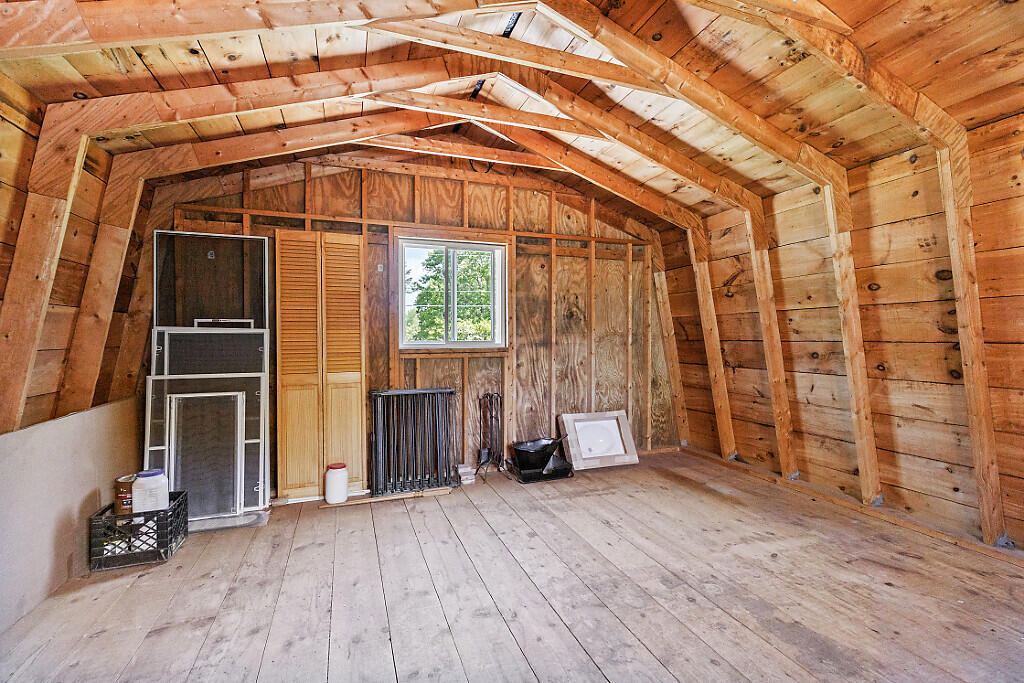 Shop/garage