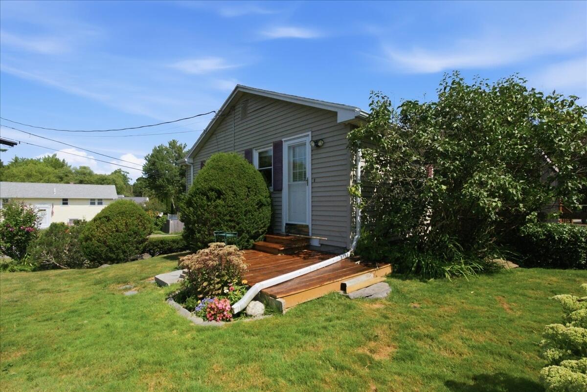 2 Quaker Road, Westbrook, ME 04092 03-DSC07592