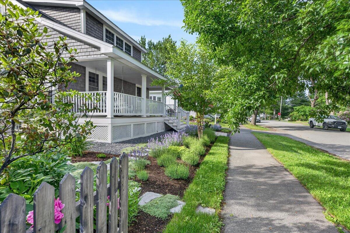 279 W Broadway, Bangor, ME 04401 52-297 W. Broadway-14