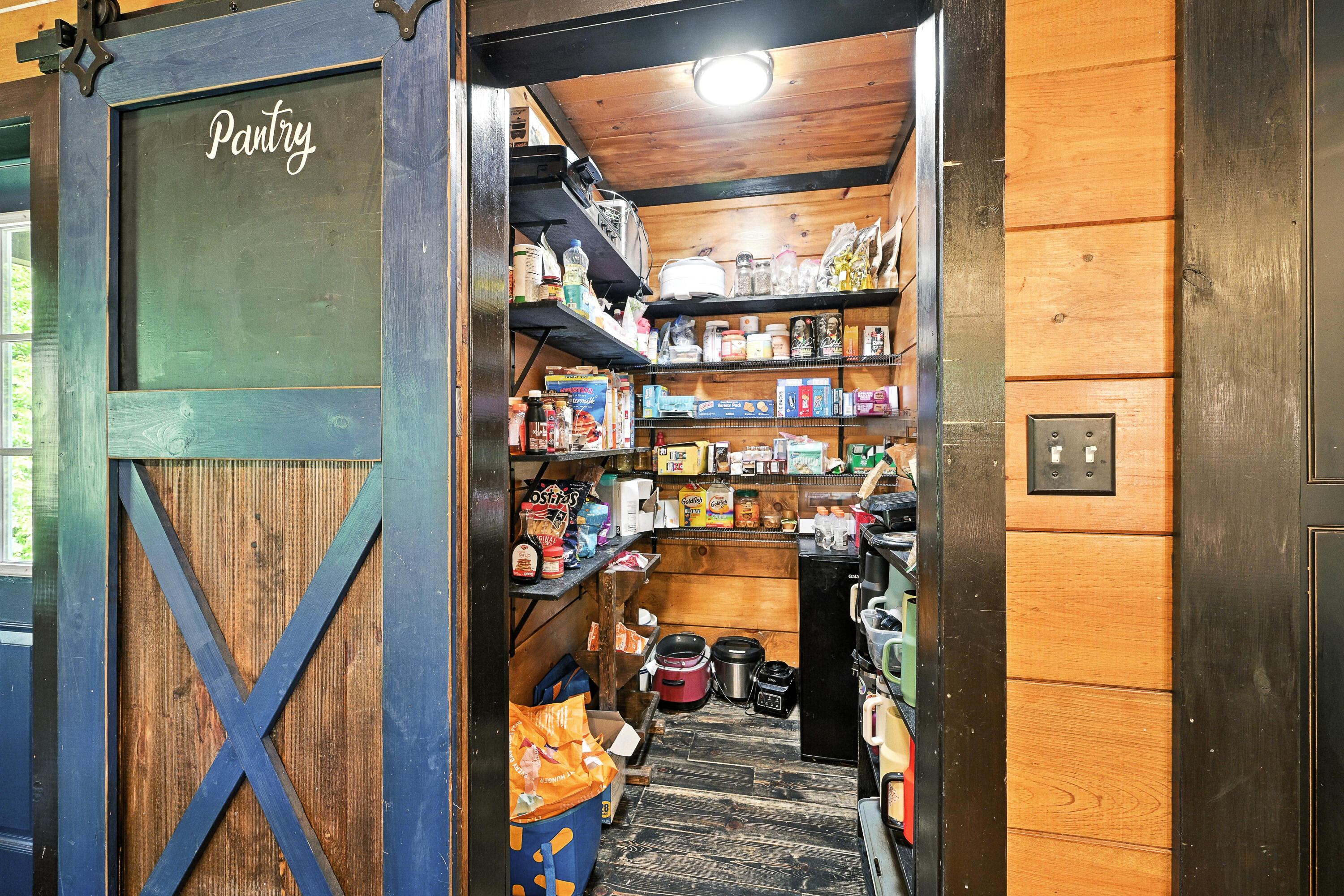 42 East Oxford Road, Paris, ME, 04281