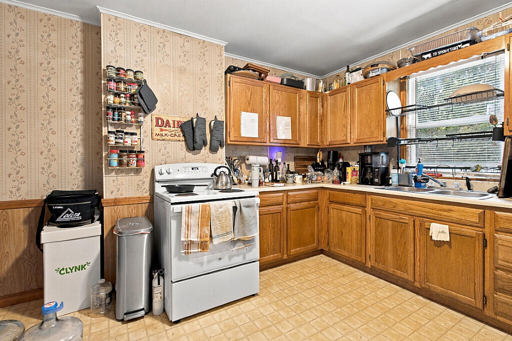 12 & 14 Boothby Street, Waterville, ME 04901 89_BP5A5614_DxO_mls