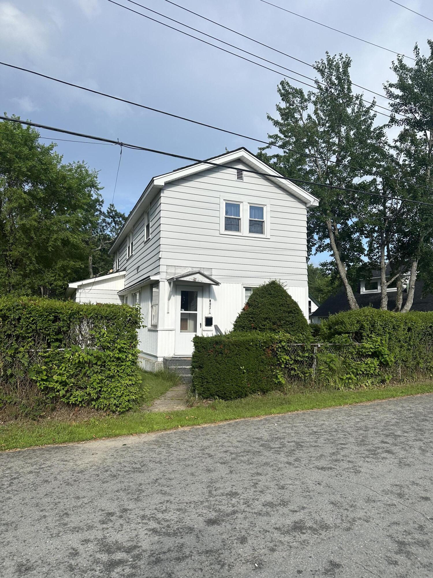 47 York Street, Millinocket, ME, 04462
